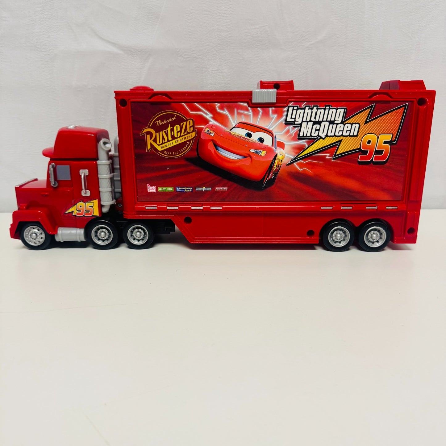 Disney Pixar Cars - TRACK TALKERS CHAT & HAUL MACK & LIGHTNING MCQUEEN Lights Up