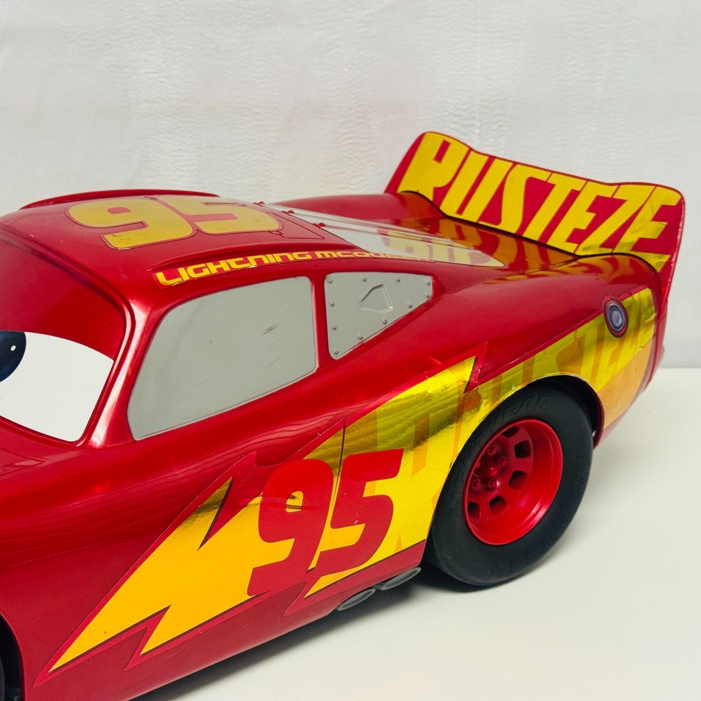 Disney Pixar Cars - 20" Inches RUST-EZE RACING CENTER MCQUEEN Biggest Ever Made