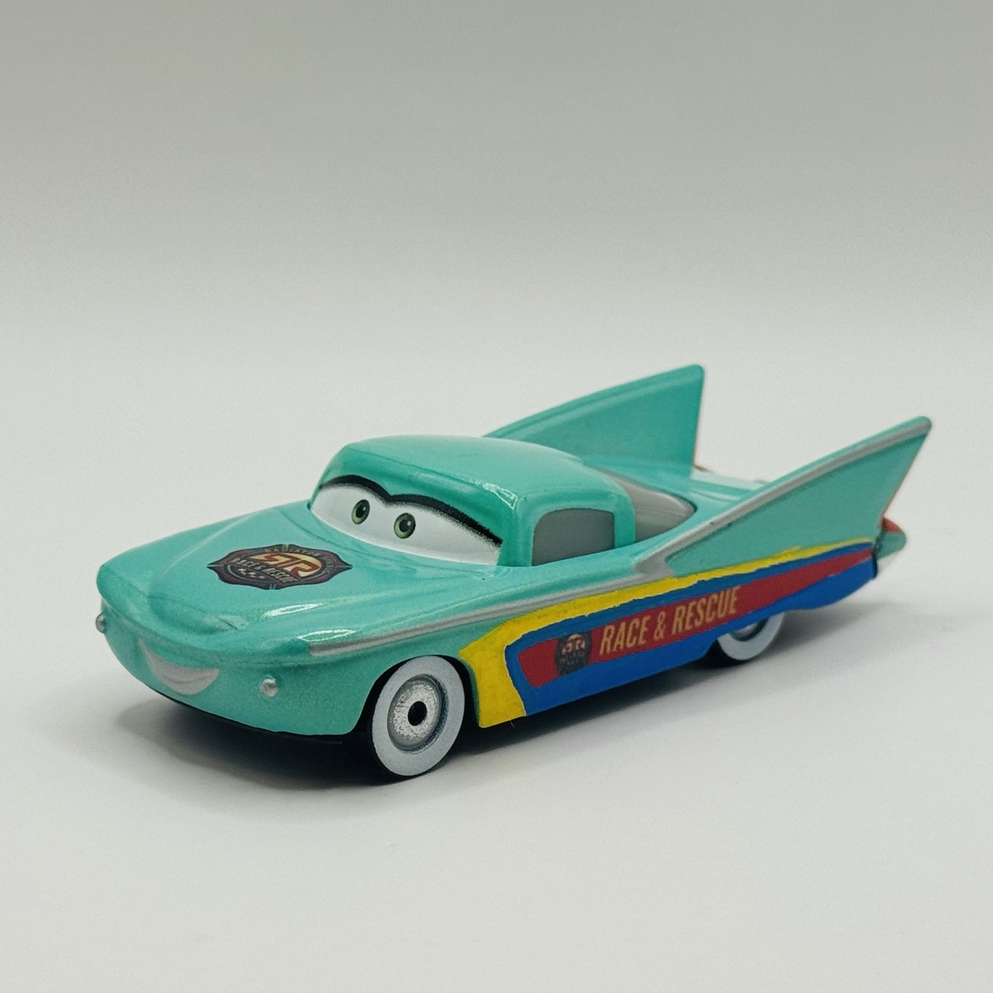 Disney Pixar Cars - RACE & RESCUE FLO *Custom* 2025 - 1:55 Diecast