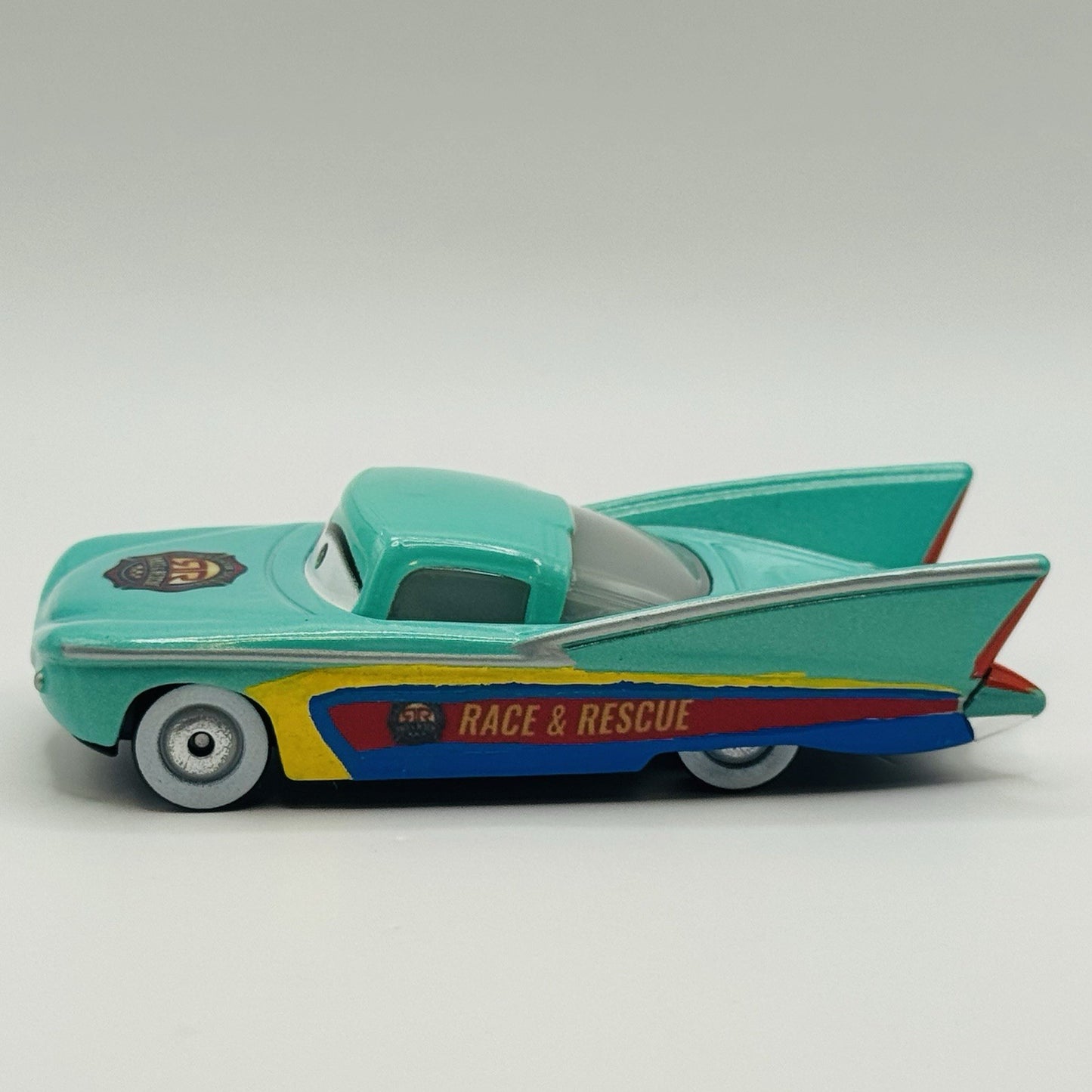 Disney Pixar Cars - RACE & RESCUE FLO *Custom* 2025 - 1:55 Diecast