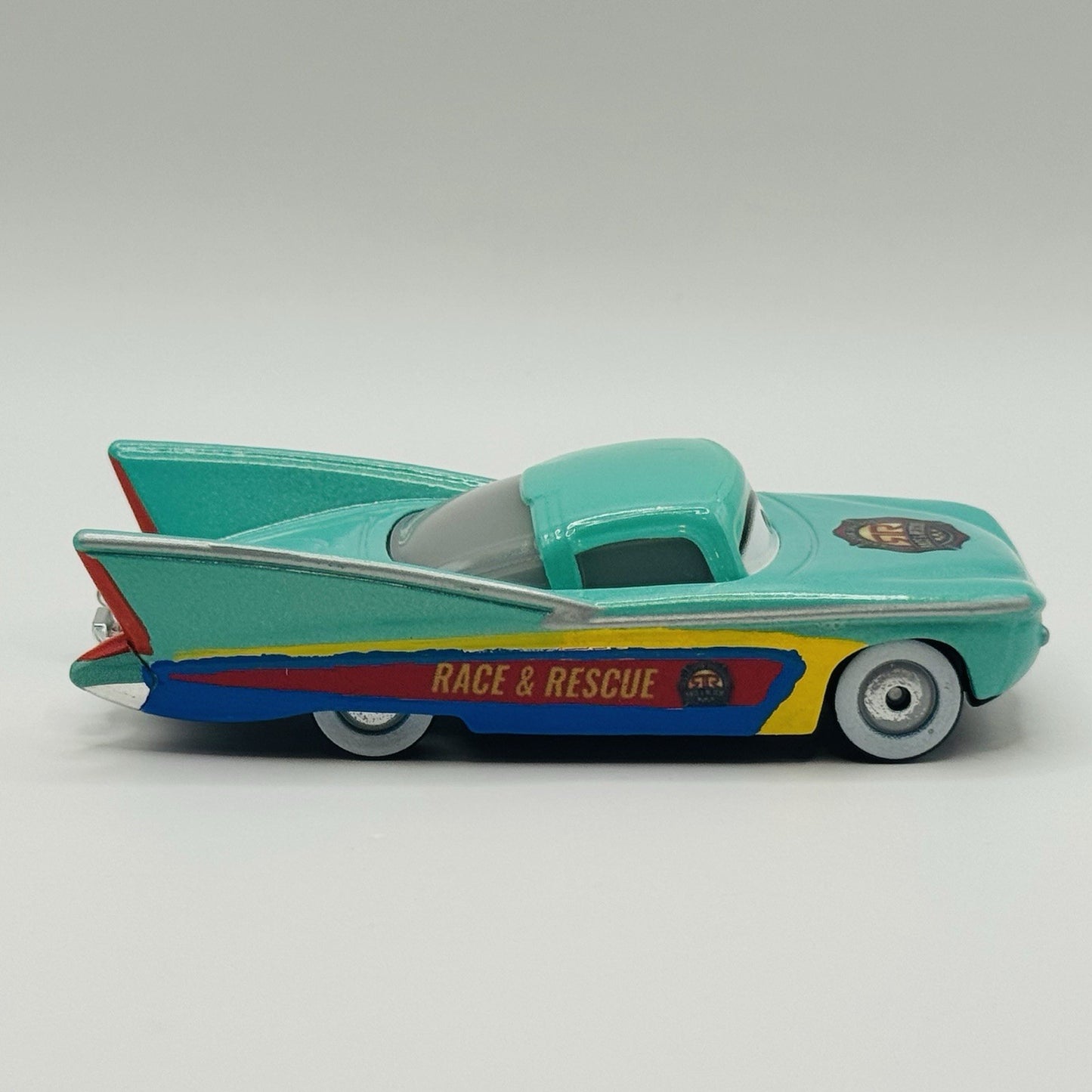 Disney Pixar Cars - RACE & RESCUE FLO *Custom* 2025 - 1:55 Diecast