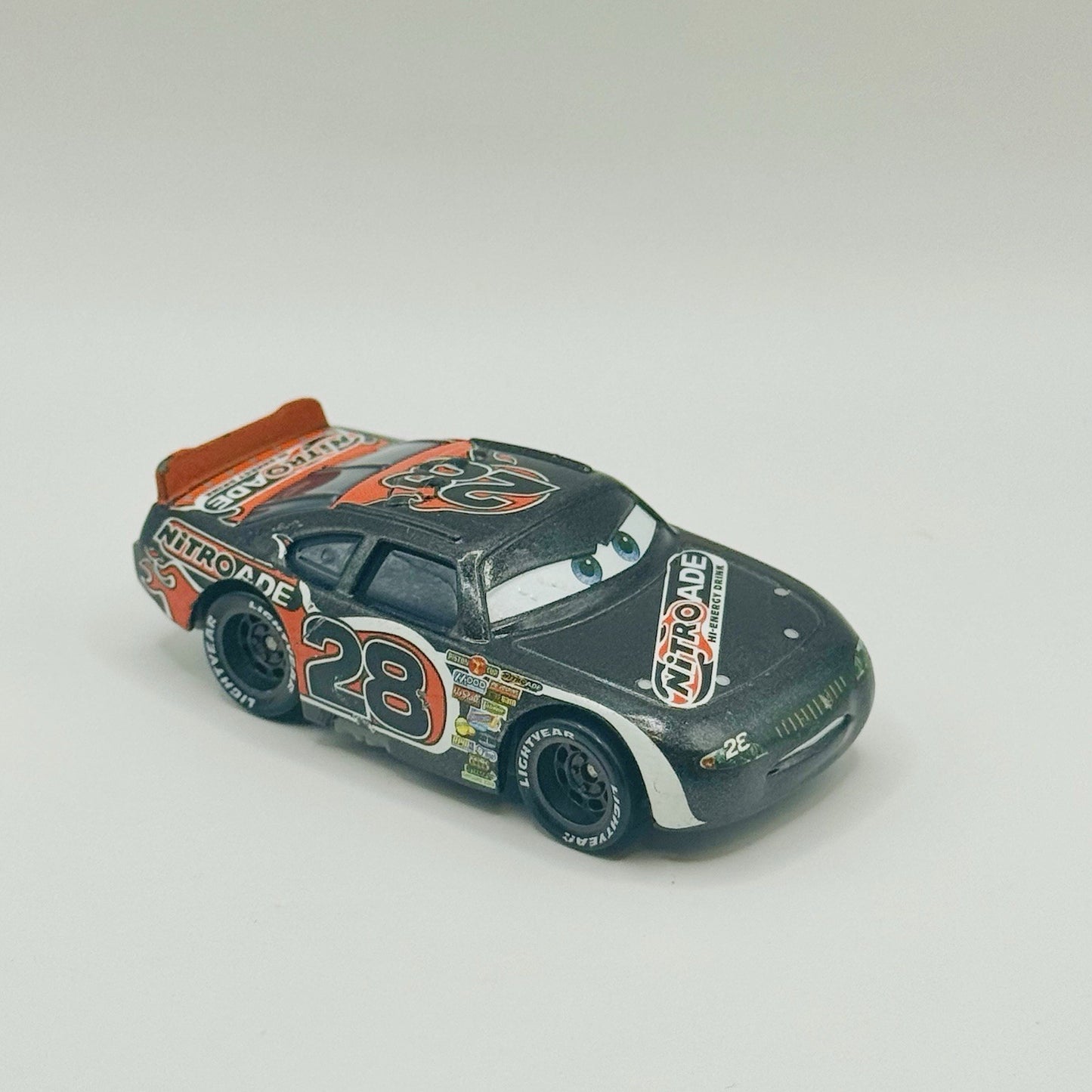 Disney Pixar Cars - NITROADE AIKEN AXLER #28 - 1:55 Diecast