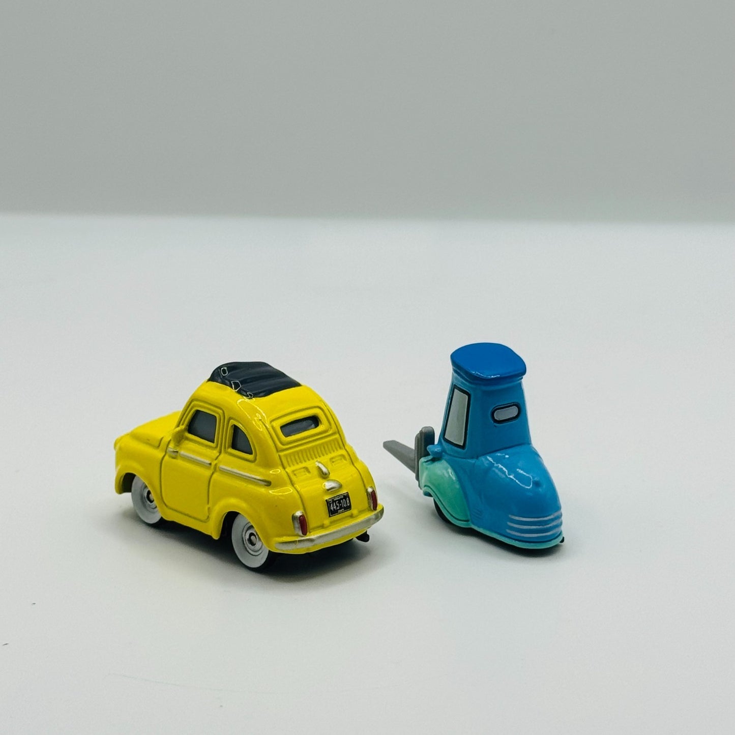 Disney Pixar Cars - LUIGI & GUIDO - 1:55 Diecast