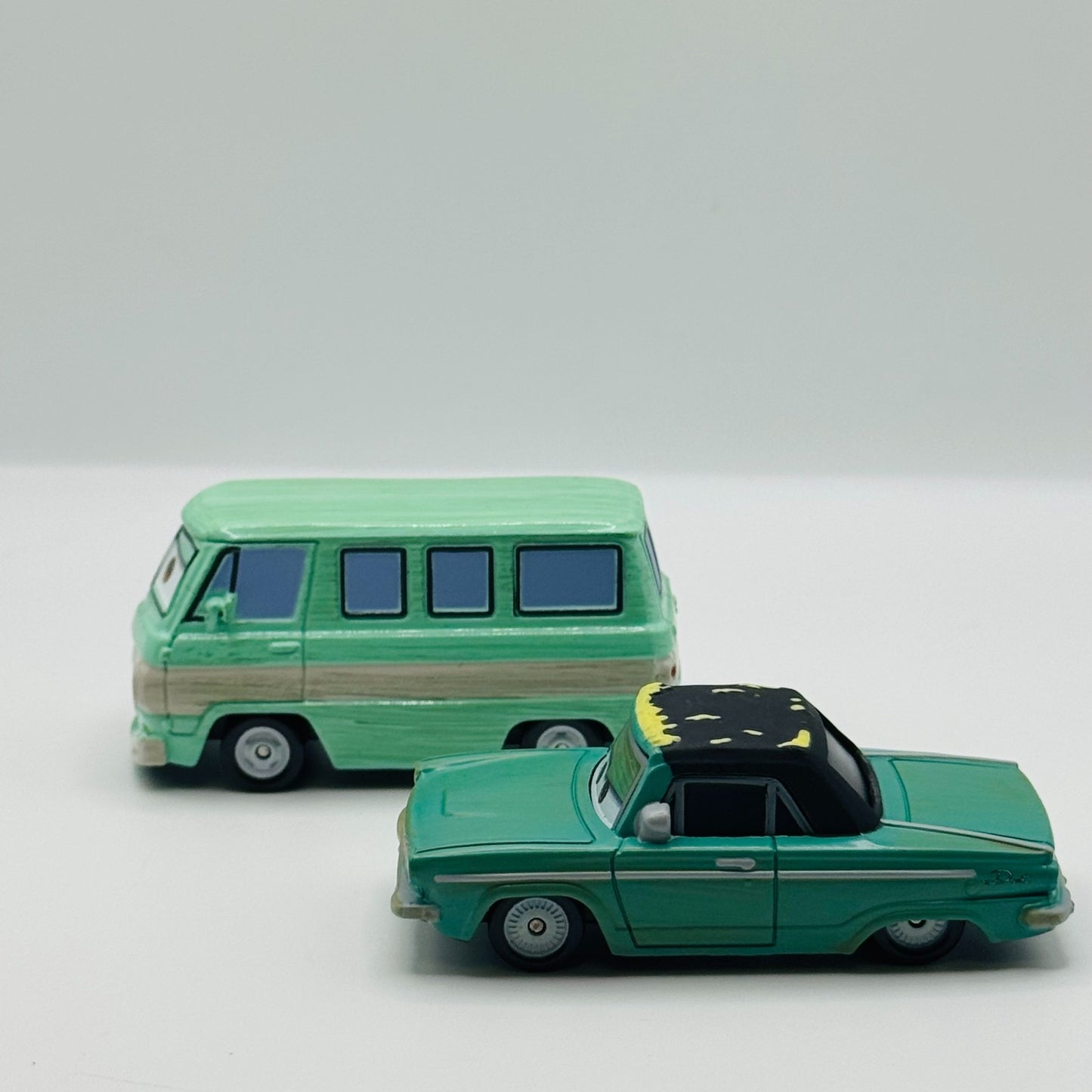 Disney Pixar Cars - RUSTY RUST-EZE & DUSTY RUST-EZE - 1:55 Diecast