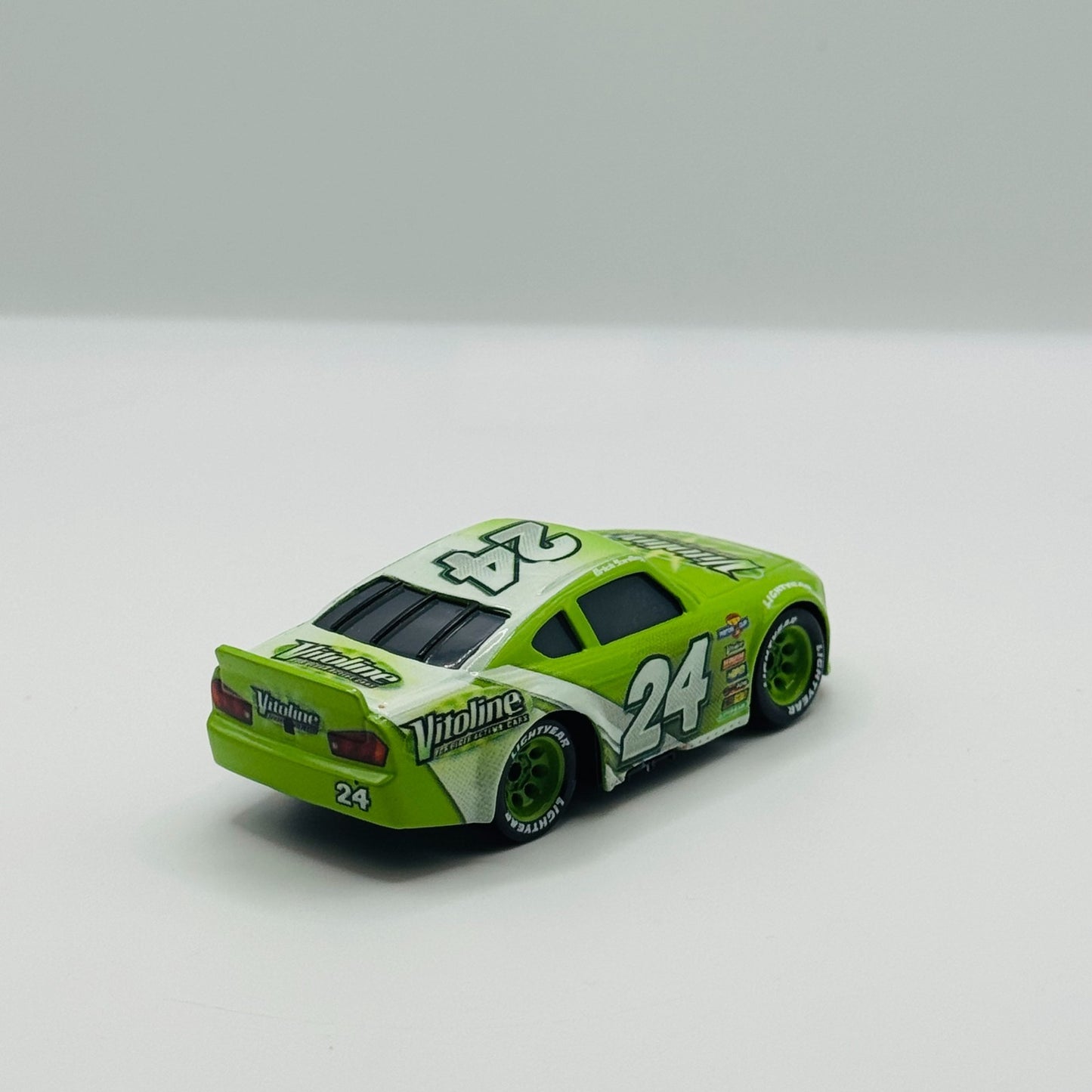 Disney Pixar Cars - BRICK YARDLEY VITOLINE #24 - 1:55 Diecast
