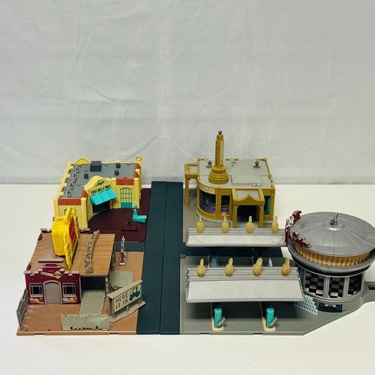 Disney Pixar Cars RADIATOR SPRINGS TOWNS FLO'S CAFE CASA BODY ART CURIO LIGHT UP