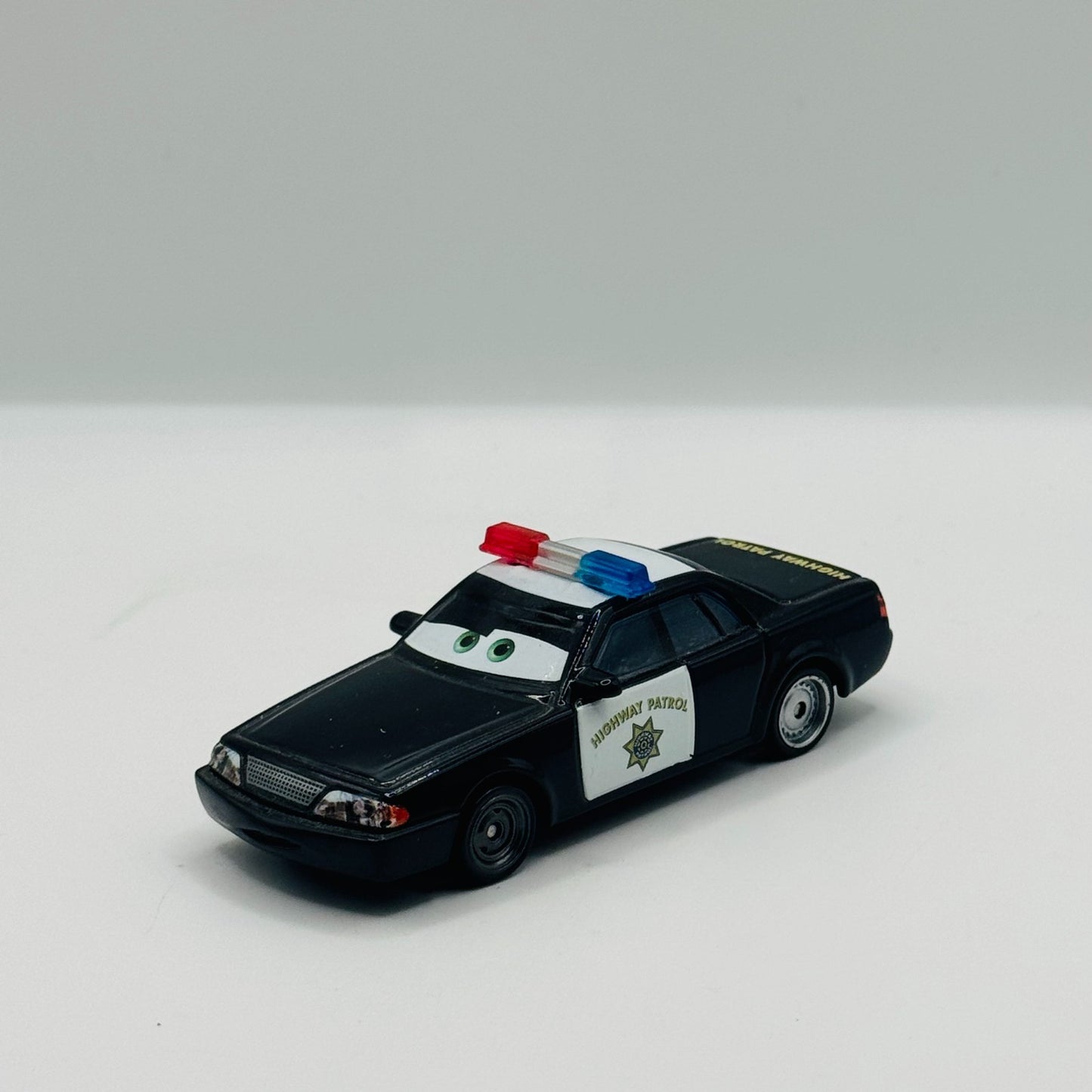 Disney Pixar Cars - AXLE ACCELERATOR *RARE GRILLE VARIANT* - 1:55 Diecast
