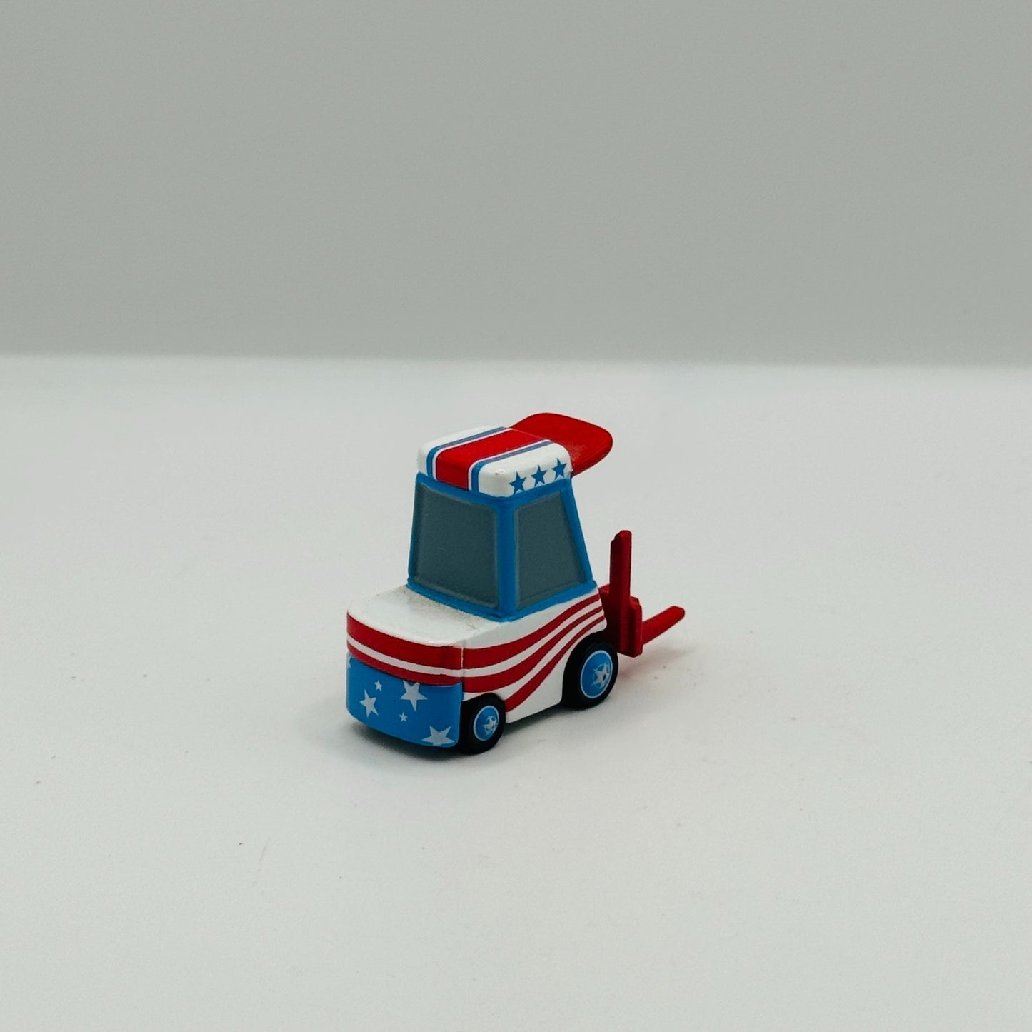 Disney Pixar Cars Toon - LUG Mater The Greater - 1:55 Diecast