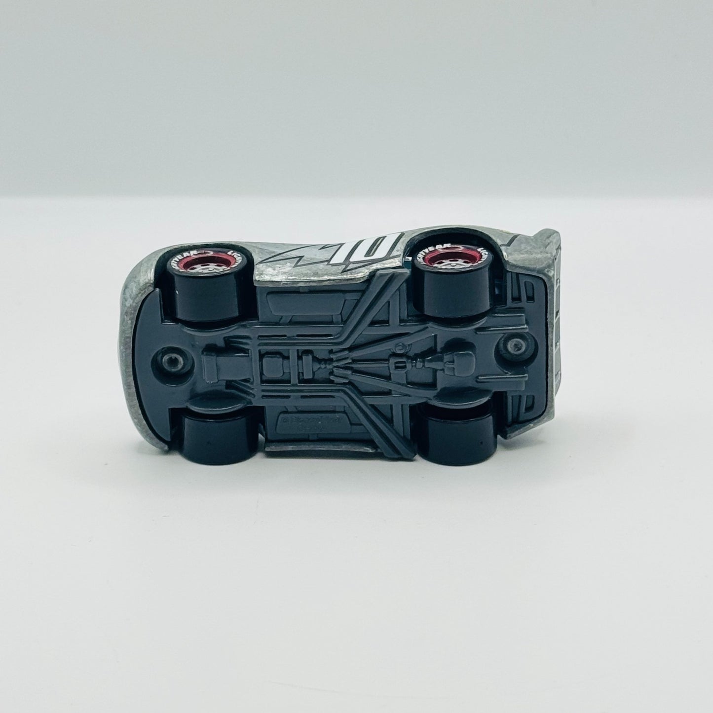 Disney Pixar Cars - MOTORAMA LIGHTNING MCQUEEN *Backdoor* 2010 - 1:55 Diecast