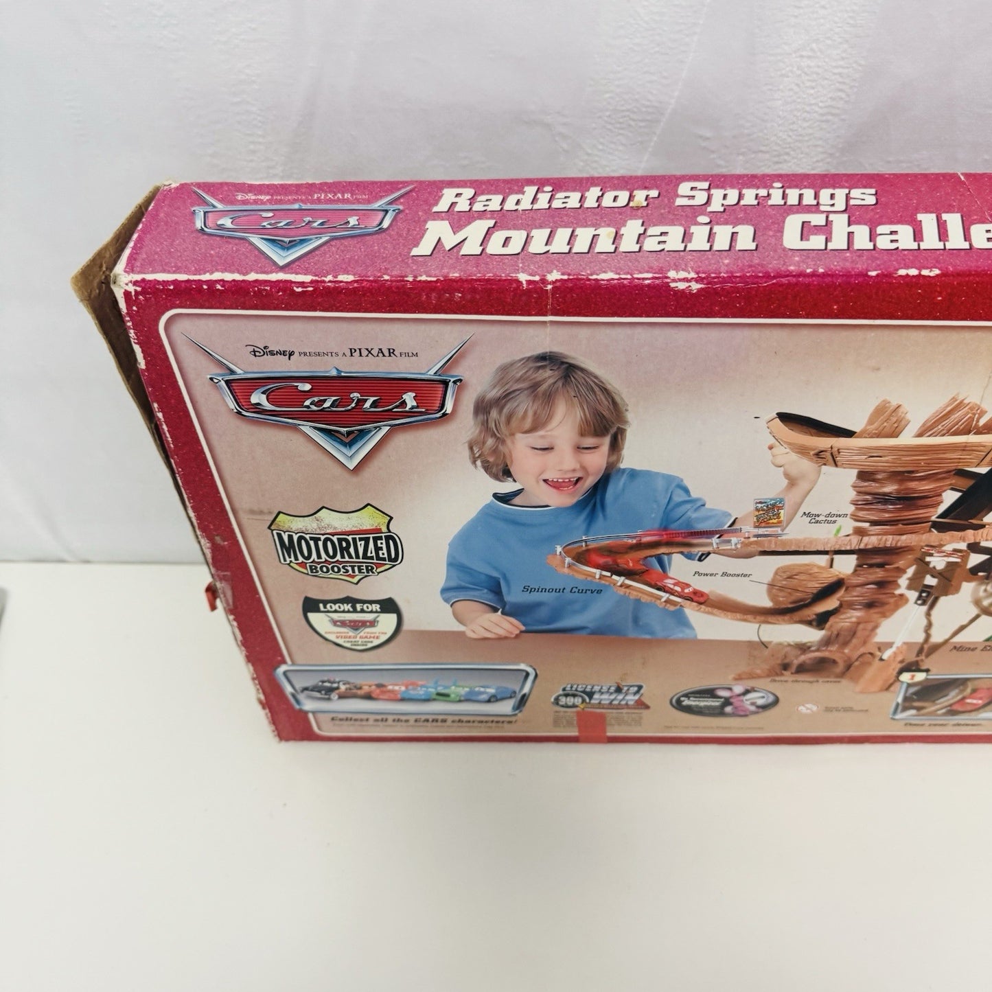 Disney Pixar Cars DIRT TRACK RADIATOR SPRINGS MOUNTAIN CHALLENGE - 1:55 Diecast