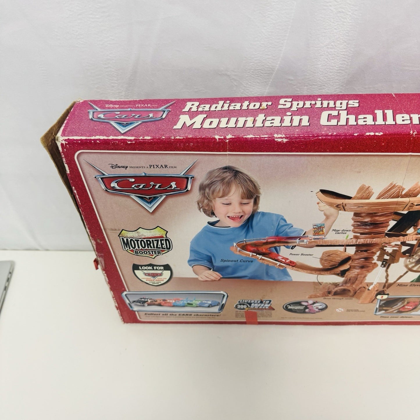 Disney Pixar Cars DIRT TRACK RADIATOR SPRINGS MOUNTAIN CHALLENGE - 1:55 Diecast