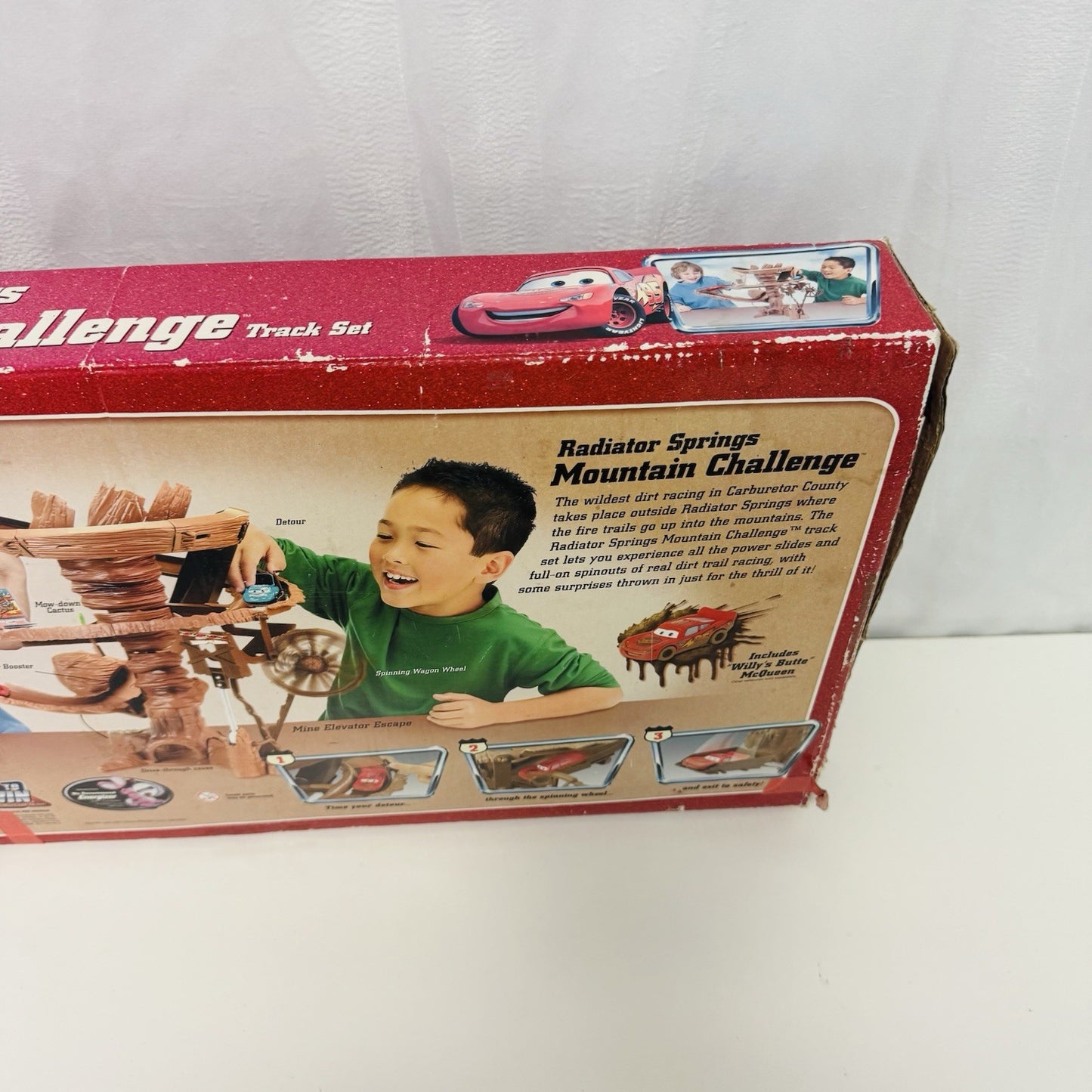 Disney Pixar Cars DIRT TRACK RADIATOR SPRINGS MOUNTAIN CHALLENGE - 1:55 Diecast