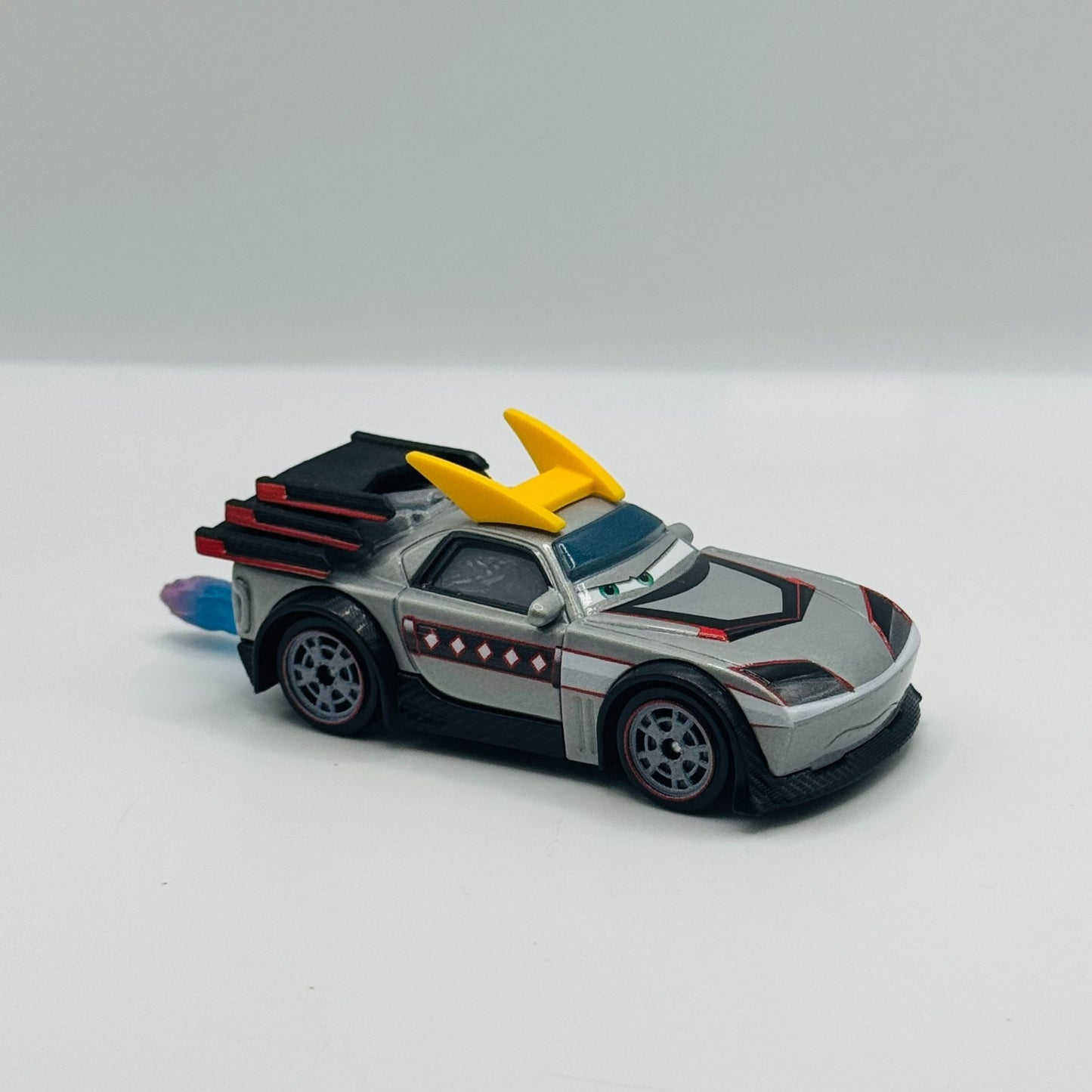 Disney Pixar Cars Toon - KABUTO WITH FLAMES Tokyo Mater 2023 - 1:55 Diecast