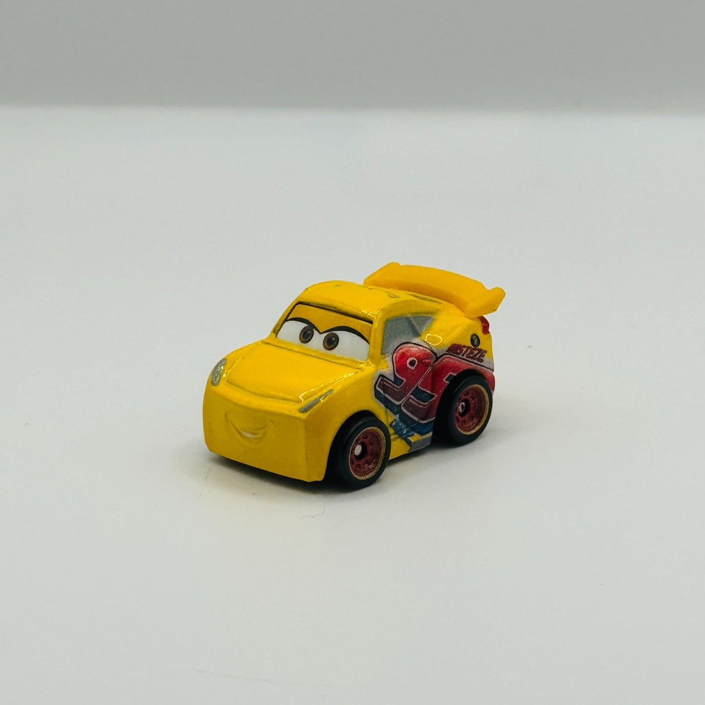 Disney Pixar Cars - Mini Racers RUST-EZE CRUZ RAMIREZ - Diecast