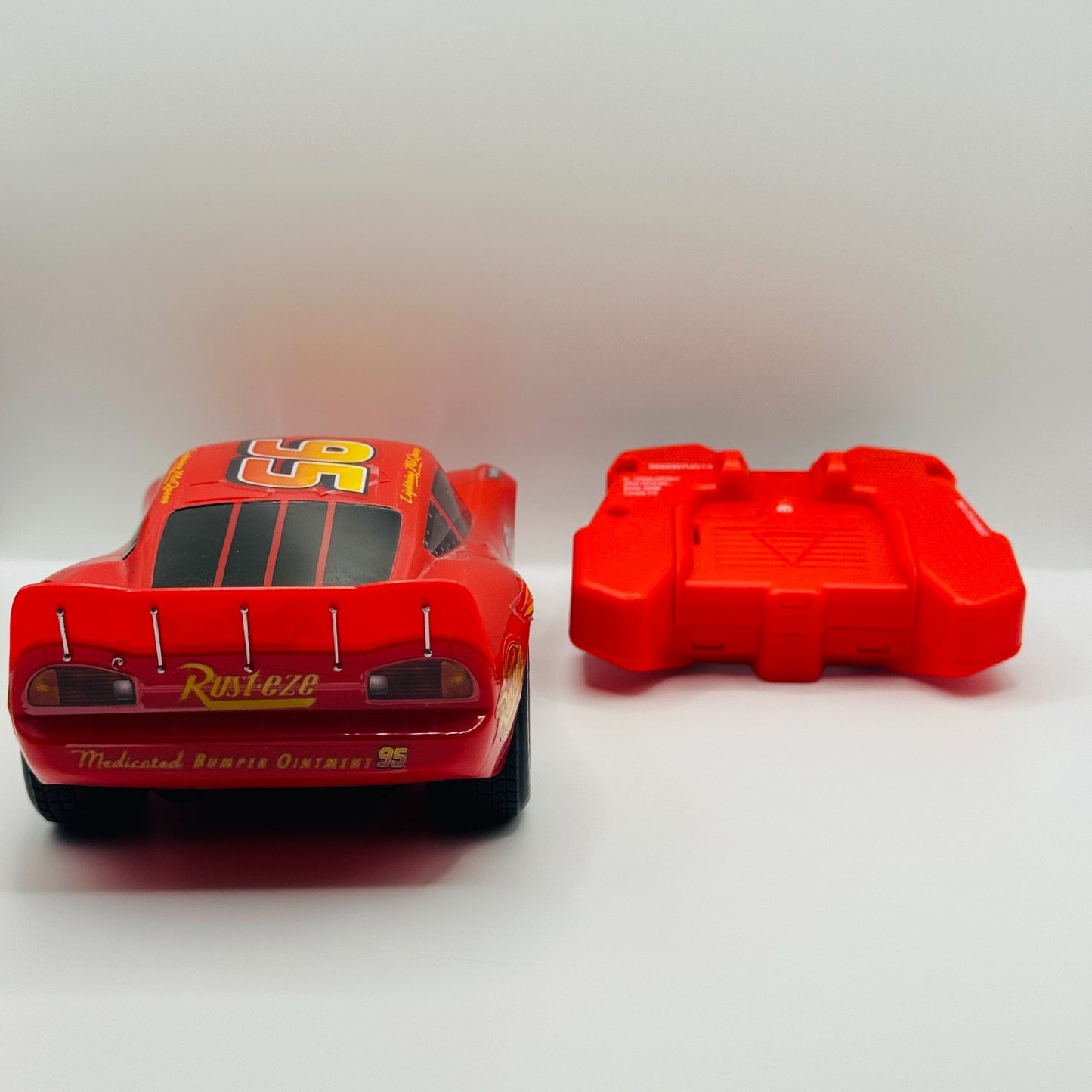 Disney Pixar Cars - JADA LIGHTNING MCQUEEN R/C REMOTE CONTROL - 1:24 Scale