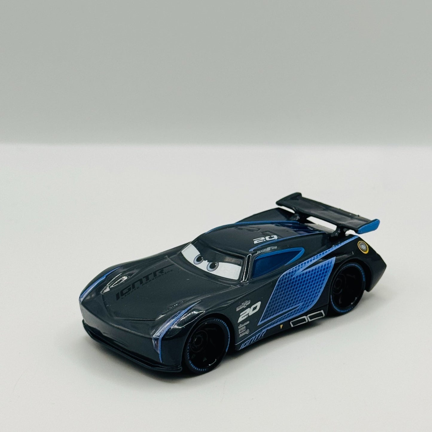 Disney Pixar Cars - JACKSON STORM Next Gen Cars 3 2017 - 1:55 Diecast