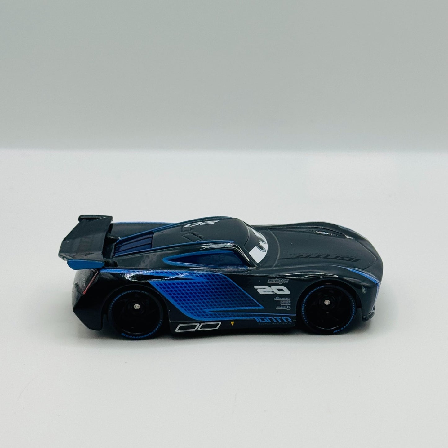 Disney Pixar Cars - JACKSON STORM Next Gen Cars 3 2017 - 1:55 Diecast