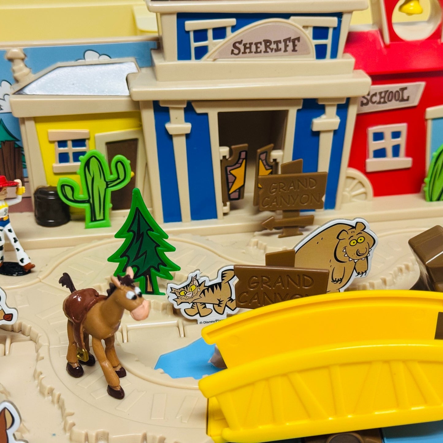 Disney Pixar TOY STORY 2 FOLD OUT WAGON WILD WEST Playset Portable- Disney Parks