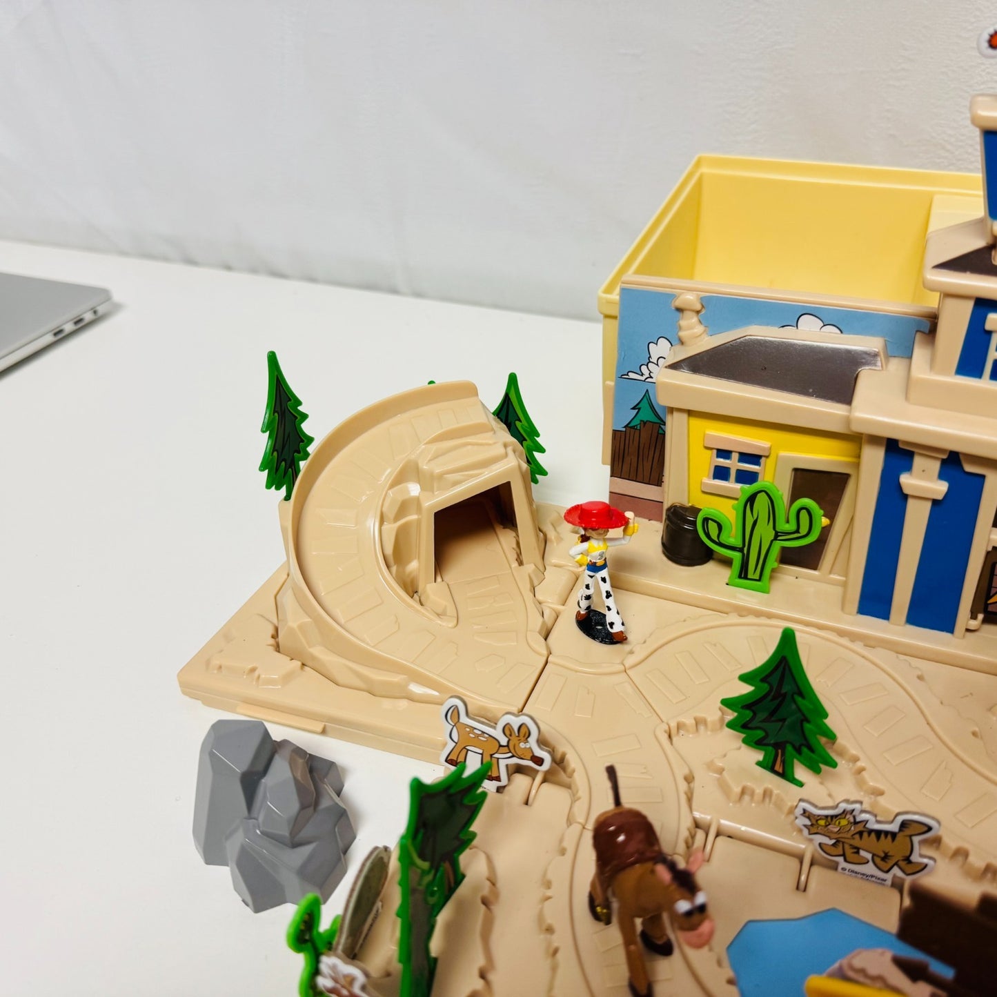 Disney Pixar TOY STORY 2 FOLD OUT WAGON WILD WEST Playset Portable- Disney Parks