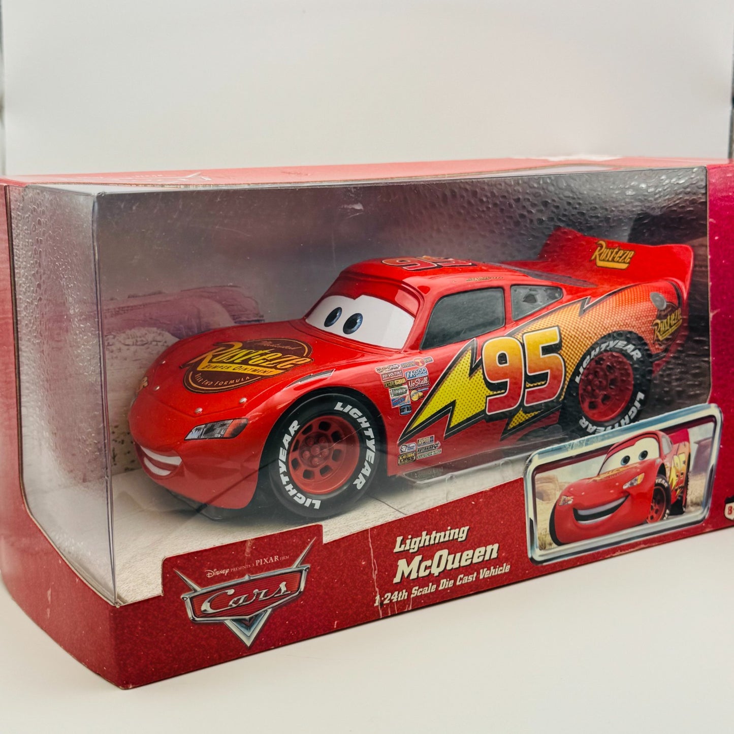 Disney Pixar Cars - MATTY COLLECTOR LIGHTNING MCQUEEN 1:24th Scale Die Cast 2006