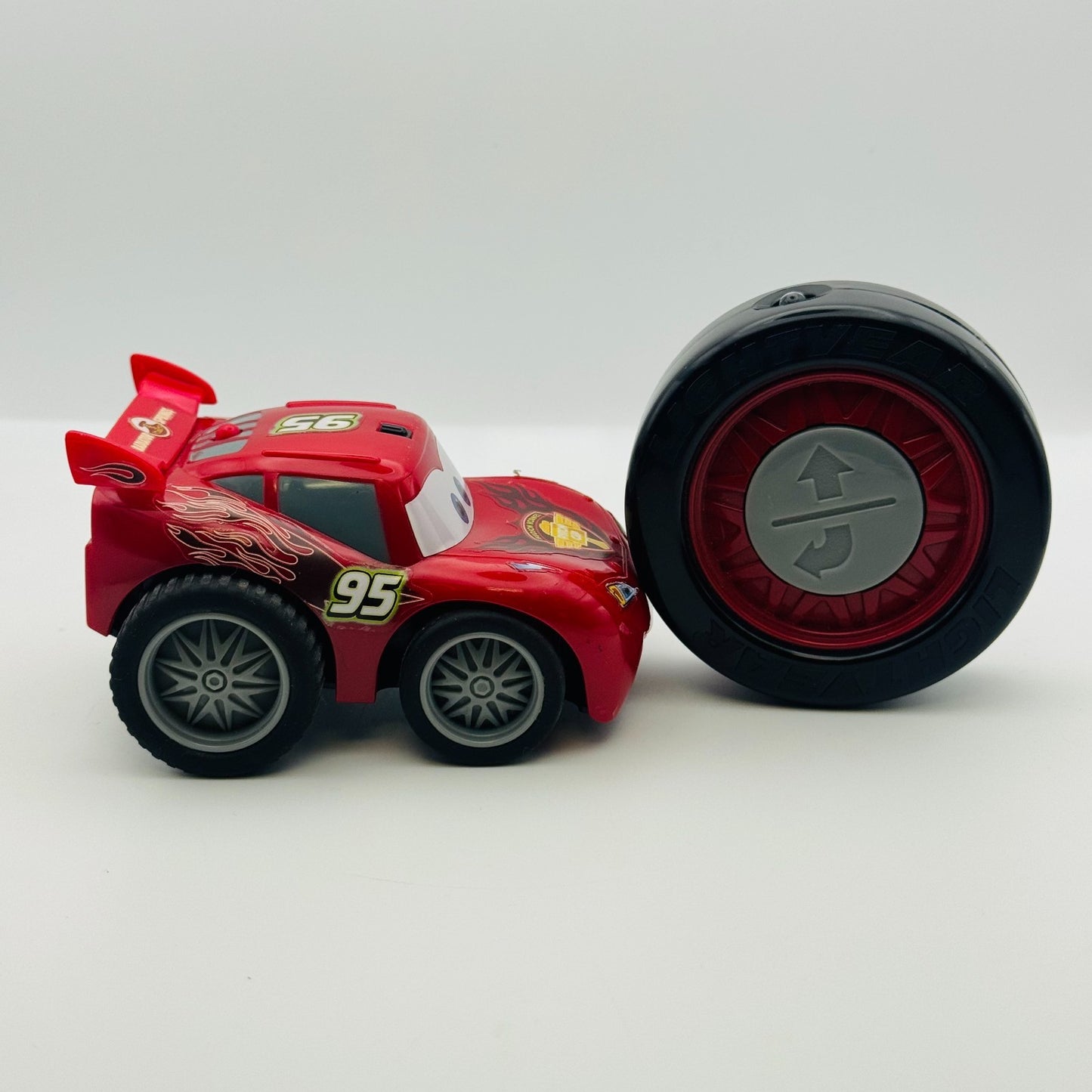 Disney Pixar Cars - NEON RC RACERS LIGHTNING MCQUEEN - Remote Control Car 2014