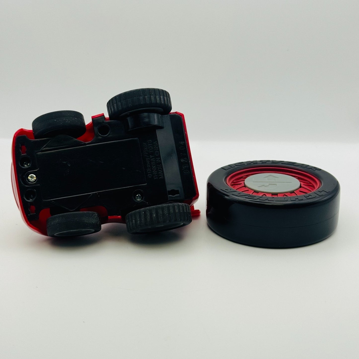 Disney Pixar Cars - NEON RC RACERS LIGHTNING MCQUEEN - Remote Control Car 2014