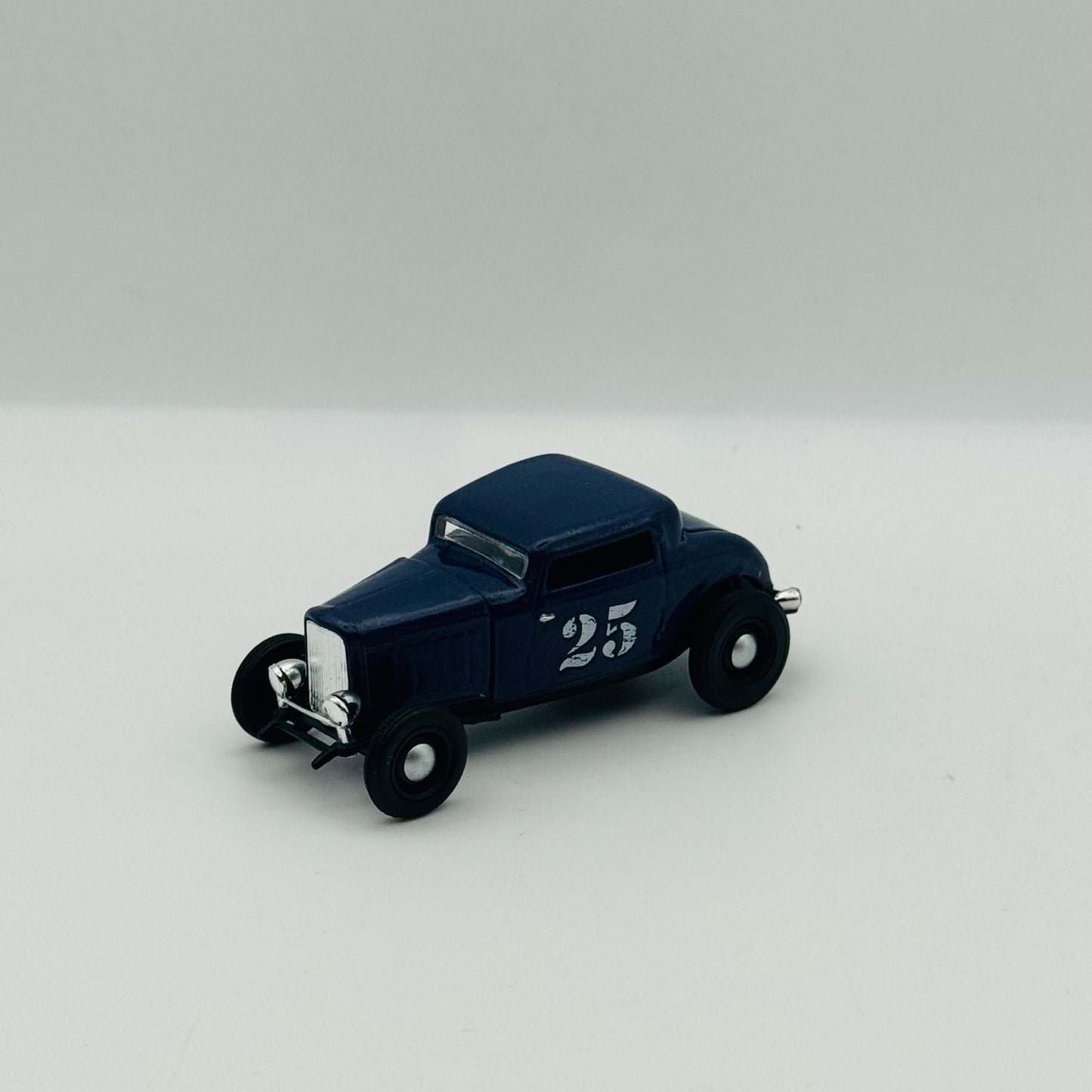 M2 Machines - EMPIRE AUTO RACES 1932 FORD 3 WINDOW COUPE R11 2025 - 1:64 Diecast