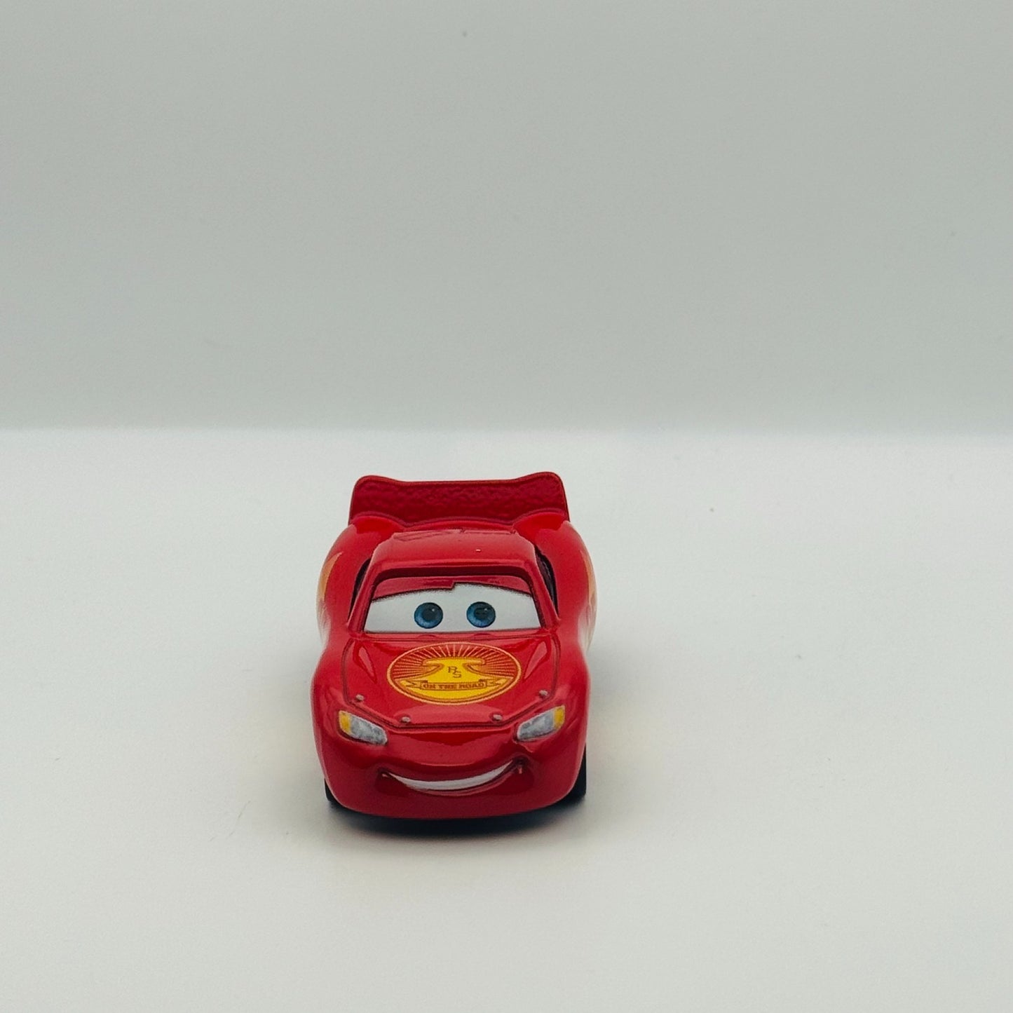 Disney Pixar Cars ROAD TRIP MCQUEEN V2 On The Road 1:55 Diecast *NEW OUT OF BOX*