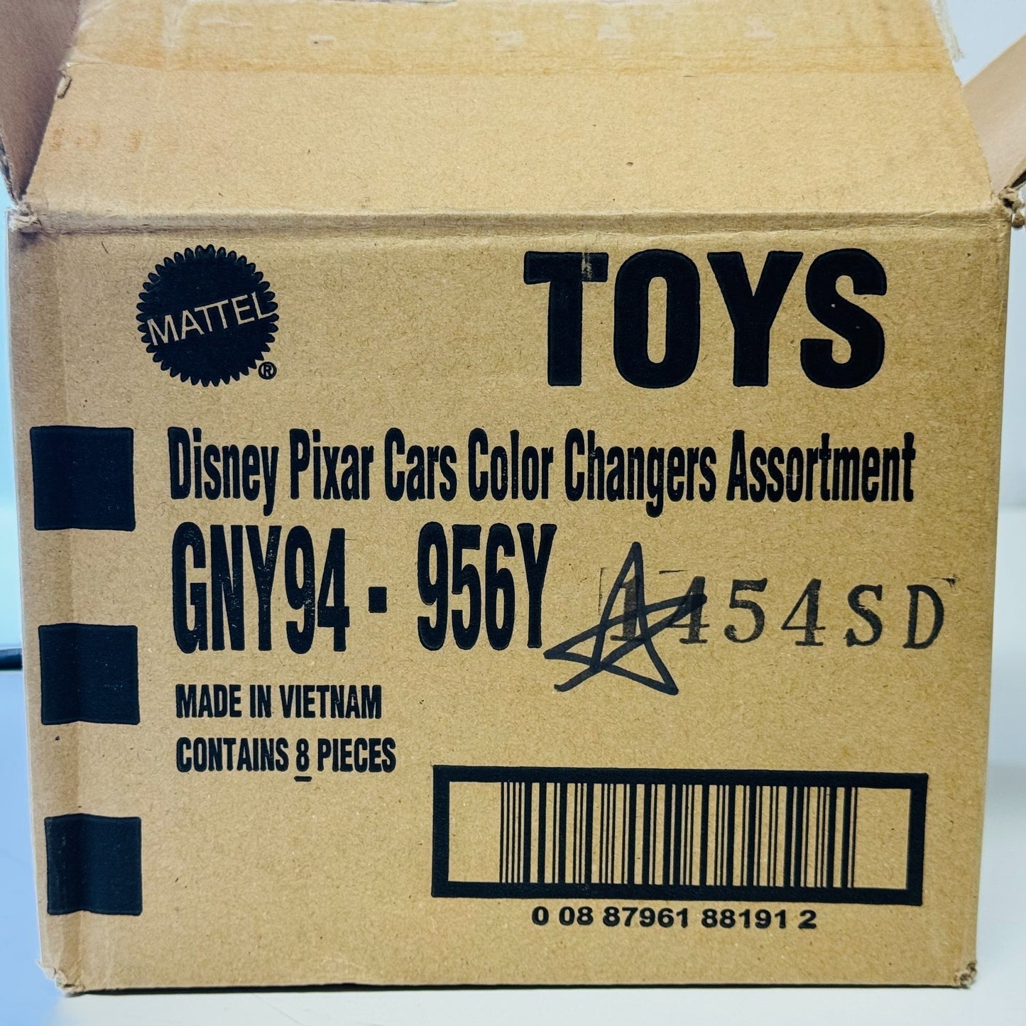 Disney Pixar Cars - COLOR CHANGERS 2024 CASE Y 8 Count Assortment - 1:55 Scale