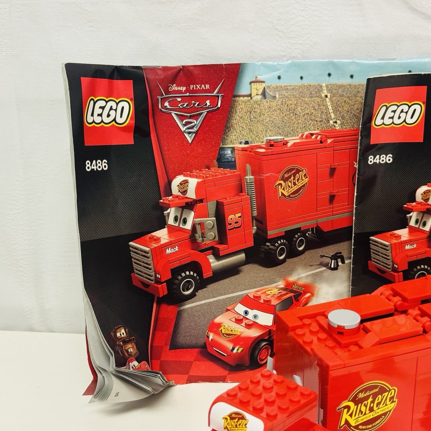 Lego 8486 - CARS MACK "MACK'S TEAM TRUCK" Disney Pixar Cars 2 2011 - COMPLETE