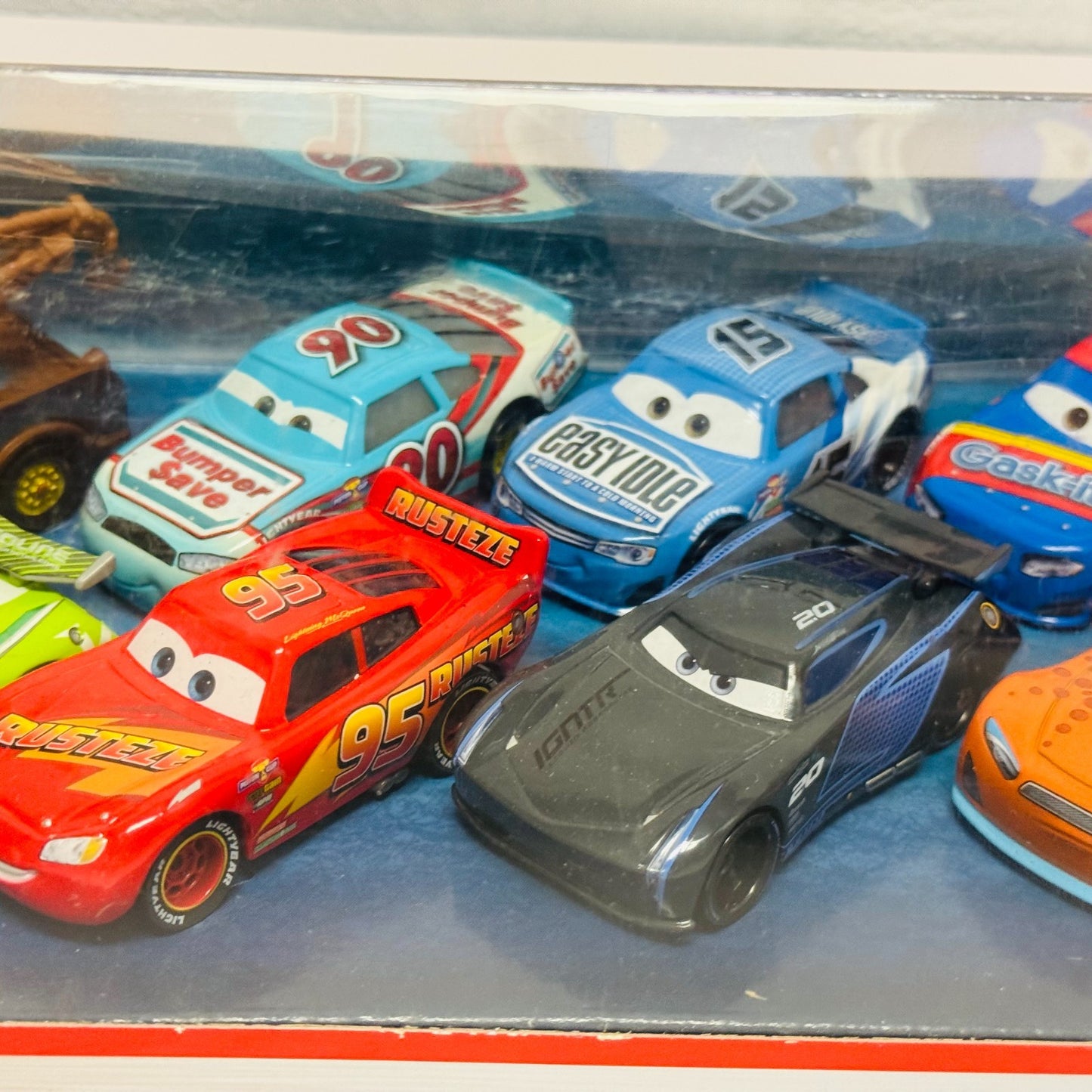 Disney Pixar Cars - PISTON CUP RACE 11-PK *CHINA* CARL CLUTCHEN CAM 1:55 Diecast
