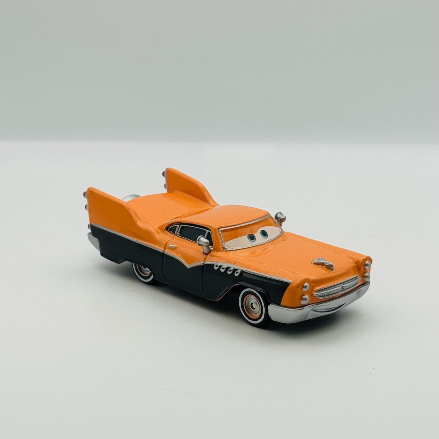 Disney Pixar Cars - HANK HALLOWEEN MURPHY - 1:55 Diecast
