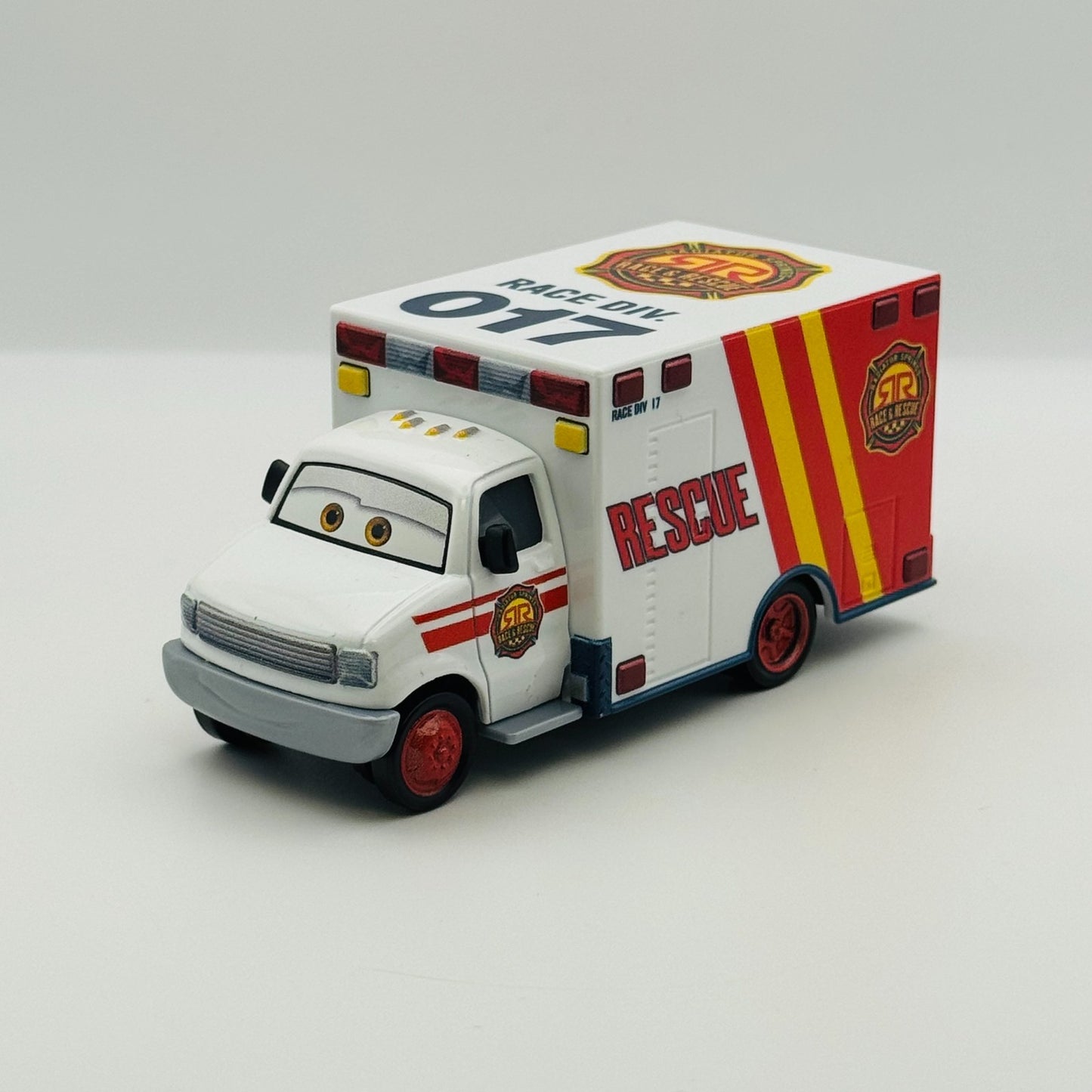 Disney Pixar Cars - RACE & RESCUE MORGAN MARTINS AMBULANCE - 1:55 Diecast