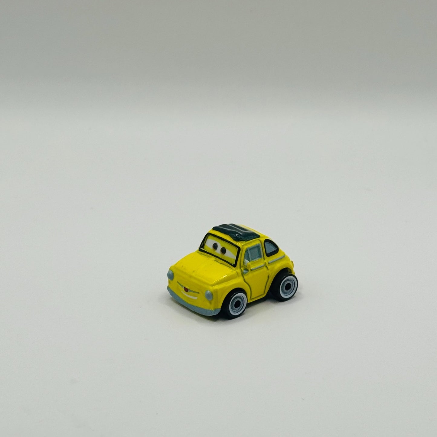Disney Pixar Cars - Mini Racers LUIGI [Fiat 500] - Diecast