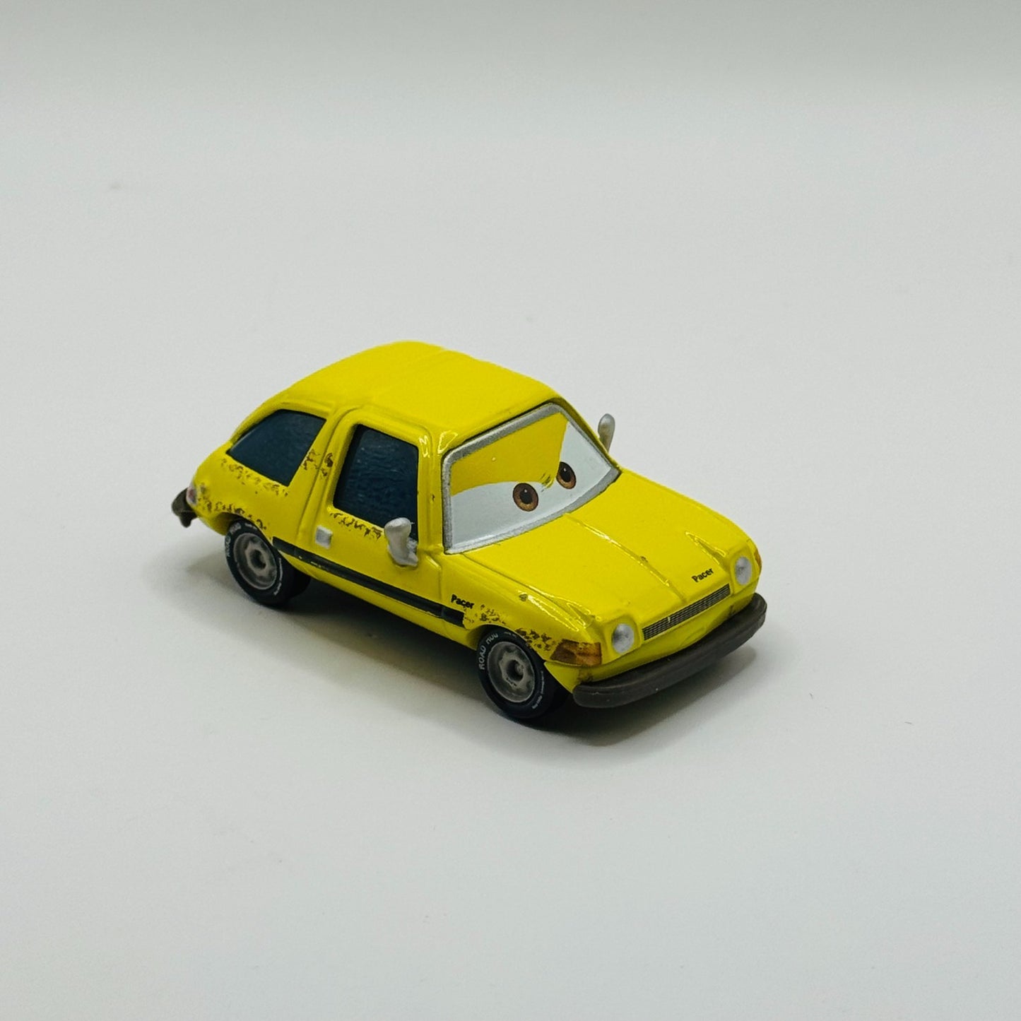Disney Pixar Cars - YELLOW FRED FISBOWSKI PACER & HOLLEY SHIFTWELL -1:55 Diecast