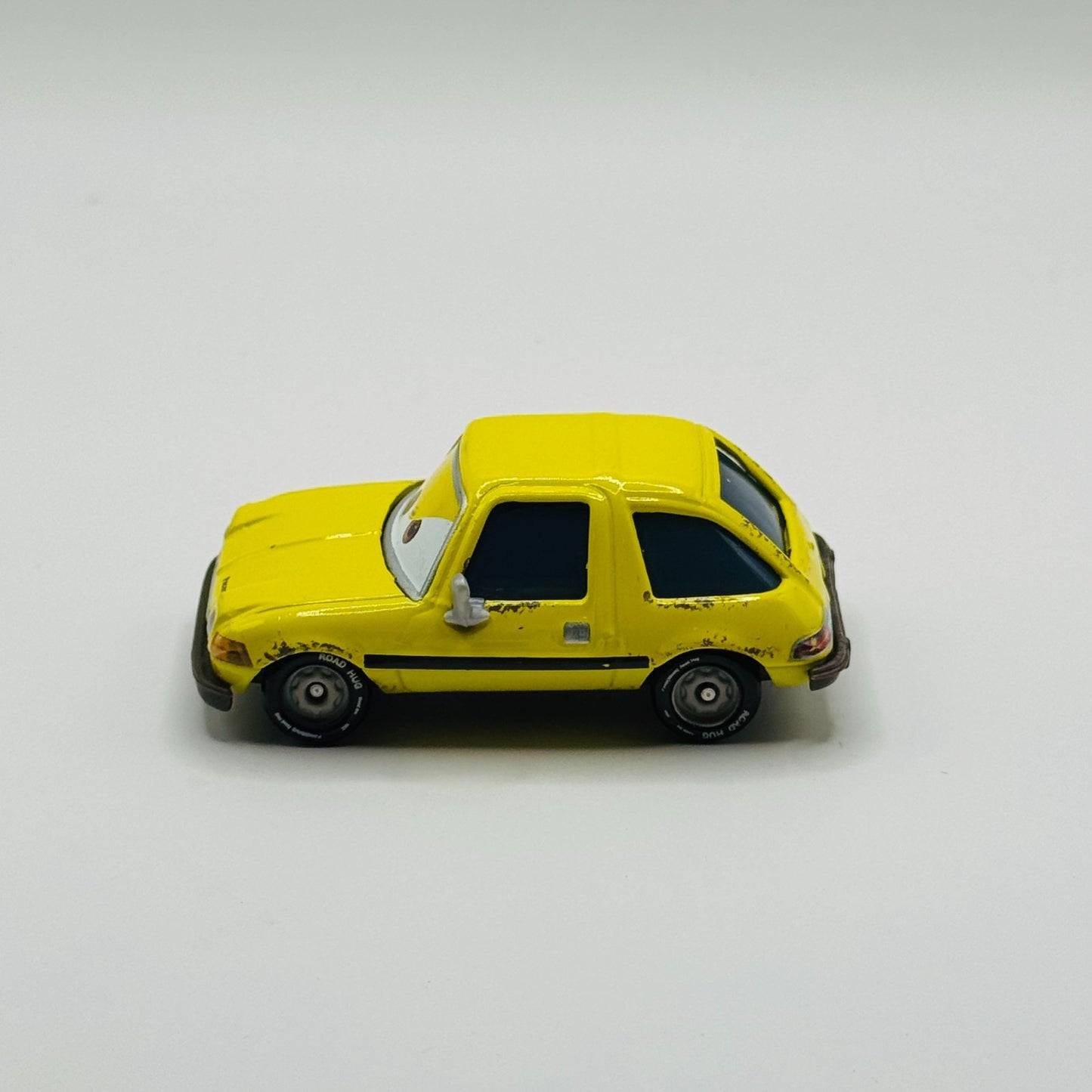 Disney Pixar Cars - YELLOW FRED FISBOWSKI PACER & HOLLEY SHIFTWELL -1:55 Diecast
