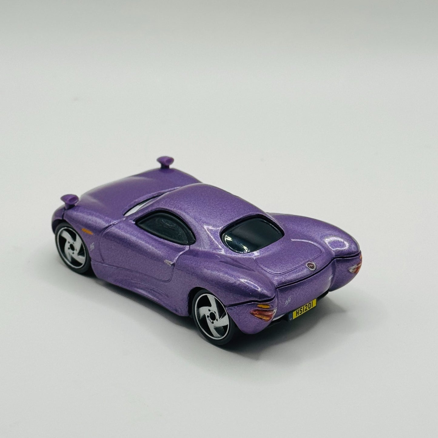 Disney Pixar Cars - YELLOW FRED FISBOWSKI PACER & HOLLEY SHIFTWELL -1:55 Diecast