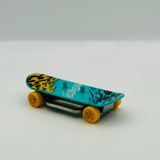 Hot Wheels - SKATE GROM Skateboard Green - 1:64 Scale Diecast
