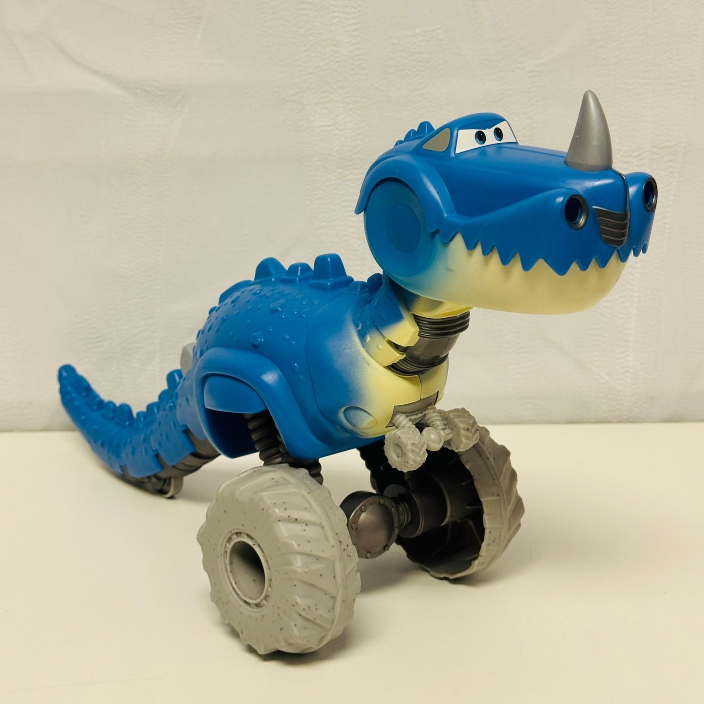 Disney Pixar Cars - ROLL-AND-CHOMP DINO BLUE T-REX On The Road 2022 - 1:55 Scale