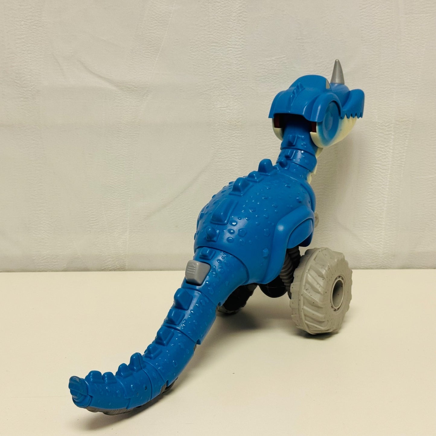 Disney Pixar Cars - ROLL-AND-CHOMP DINO BLUE T-REX On The Road 2022 - 1:55 Scale