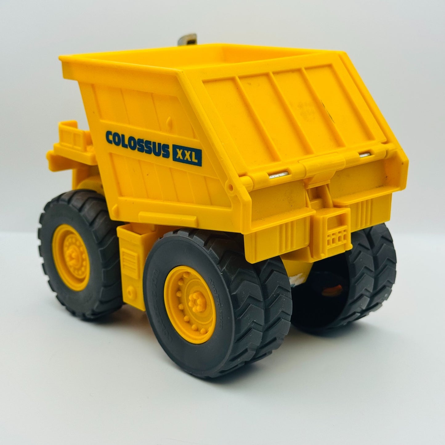 Disney Pixar Cars - Micro Drifters COLOSSUS XXL Cars 2 2011 - 1:55 Diecast