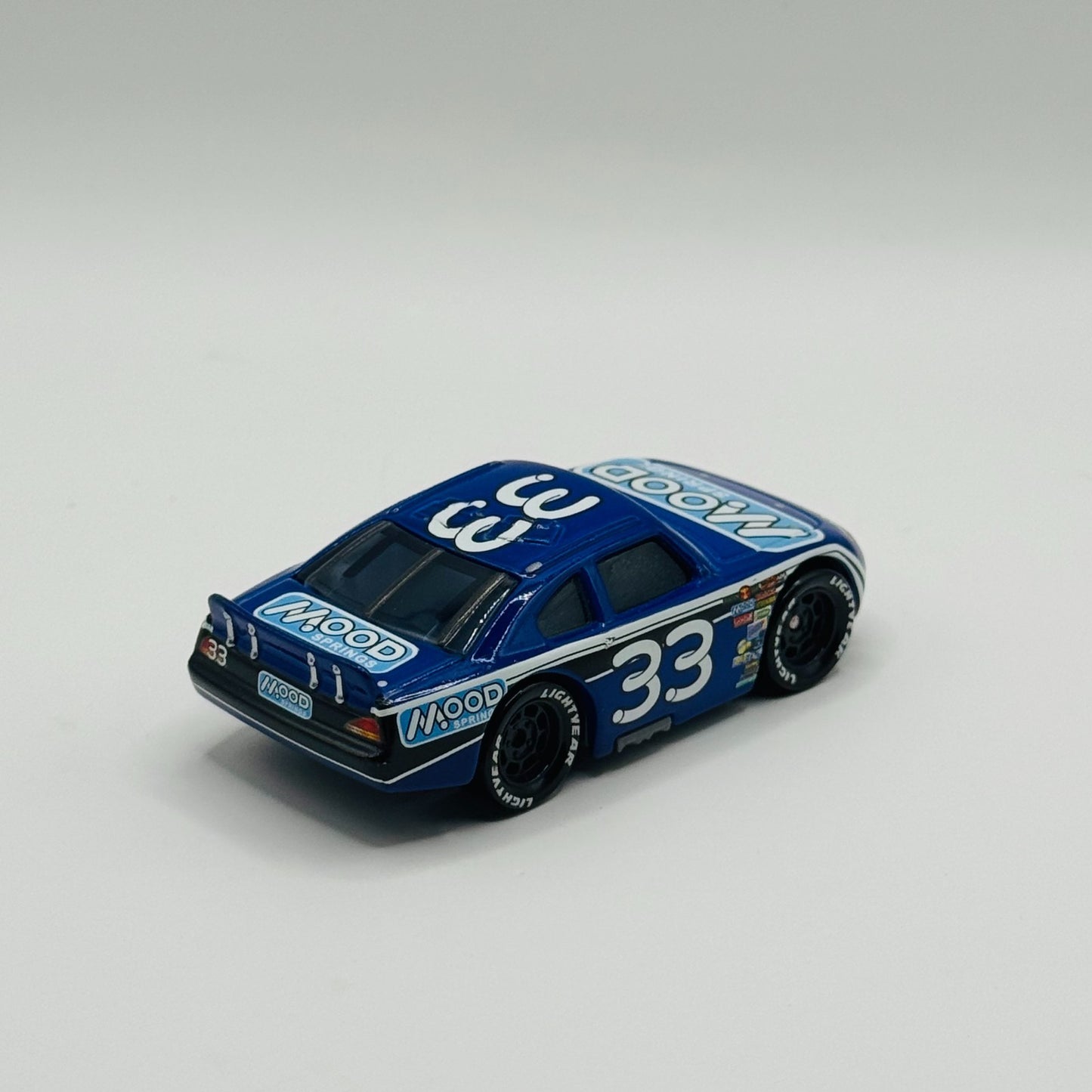 Disney Pixar Cars - MOOD SPRINGS CHUCK ARMSTRONG *Flat Eyes* 2016 - 1:55 Diecast