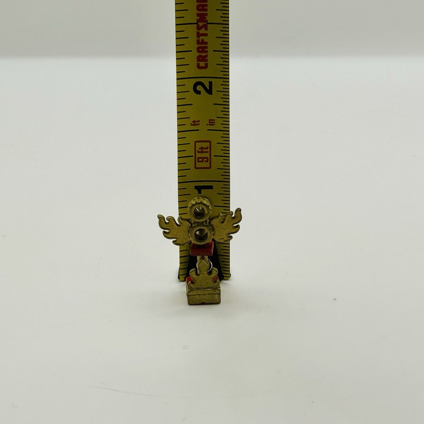 Disney Pixar Cars - CRUZ’S THUNDER HOLLOW CRAZY 8 TROPHY (ONLY) - 1:55 Scale