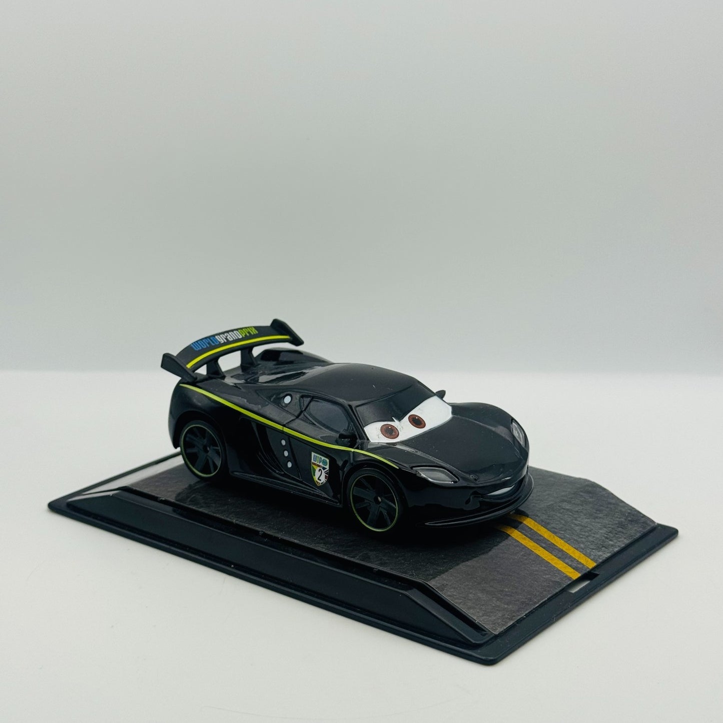 Disney Pixar Cars - LEWIS HAMILTON WGP Disney Store - 1:43 Diecast