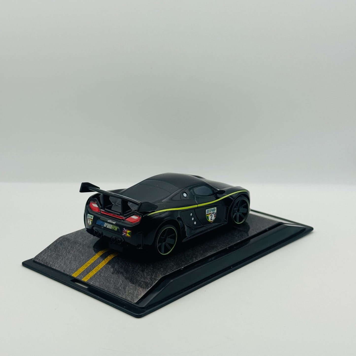 Disney Pixar Cars - LEWIS HAMILTON WGP Disney Store - 1:43 Diecast