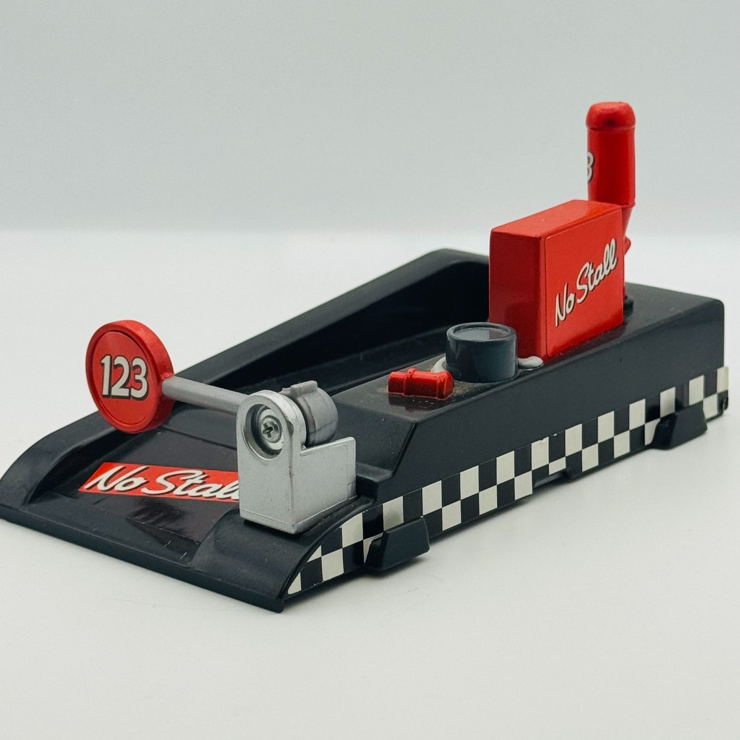 Disney Pixar Cars - NO STALL PIT-RACE OFF LAUNCHER Piston Cup - 1:55 Diecast