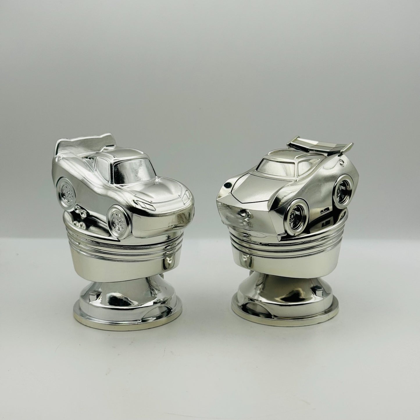 Disney Pixar Cars - CARS 3 CHROME MCQUEEN & JACKSON STORM DISPLAY PROPS PLASTIC