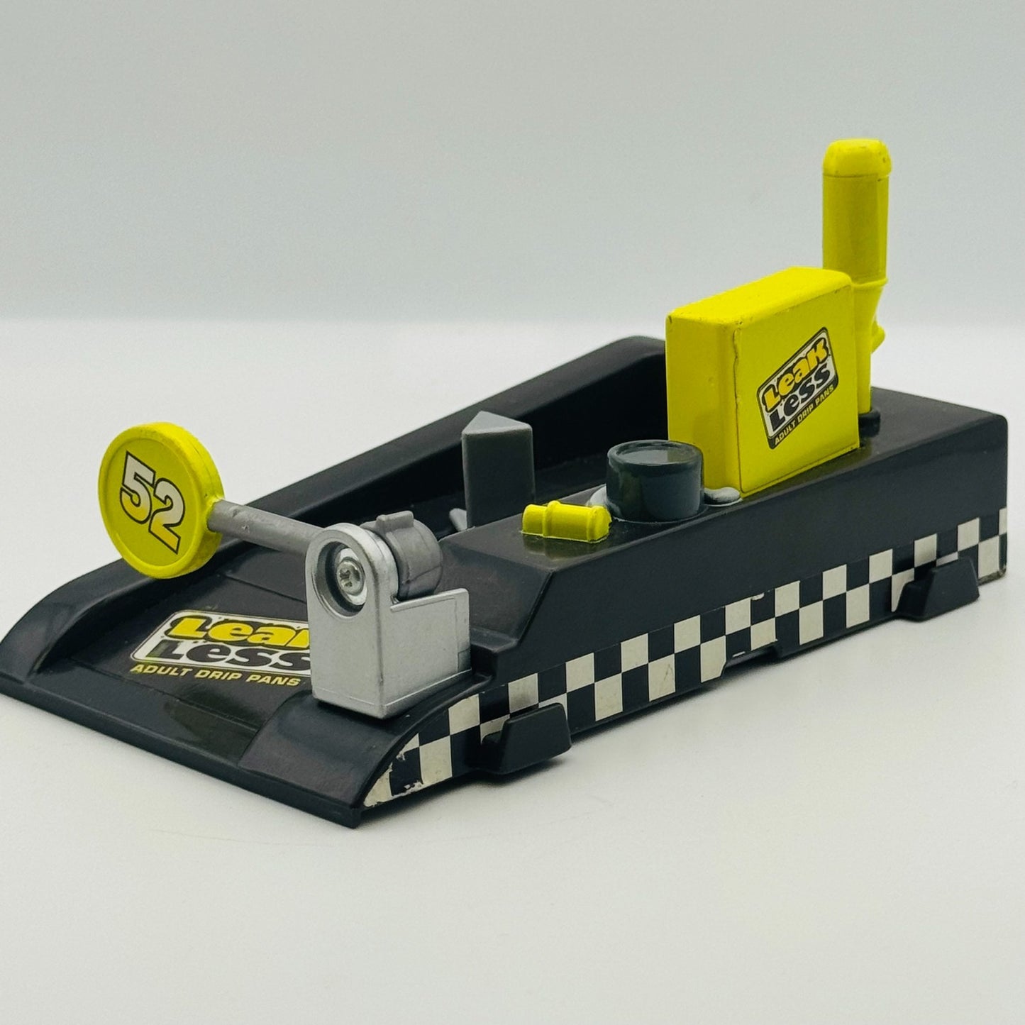 Disney Pixar Cars - LEAK LESS PIT-RACE OFF LAUNCHER Piston Cup - 1:55 Diecast