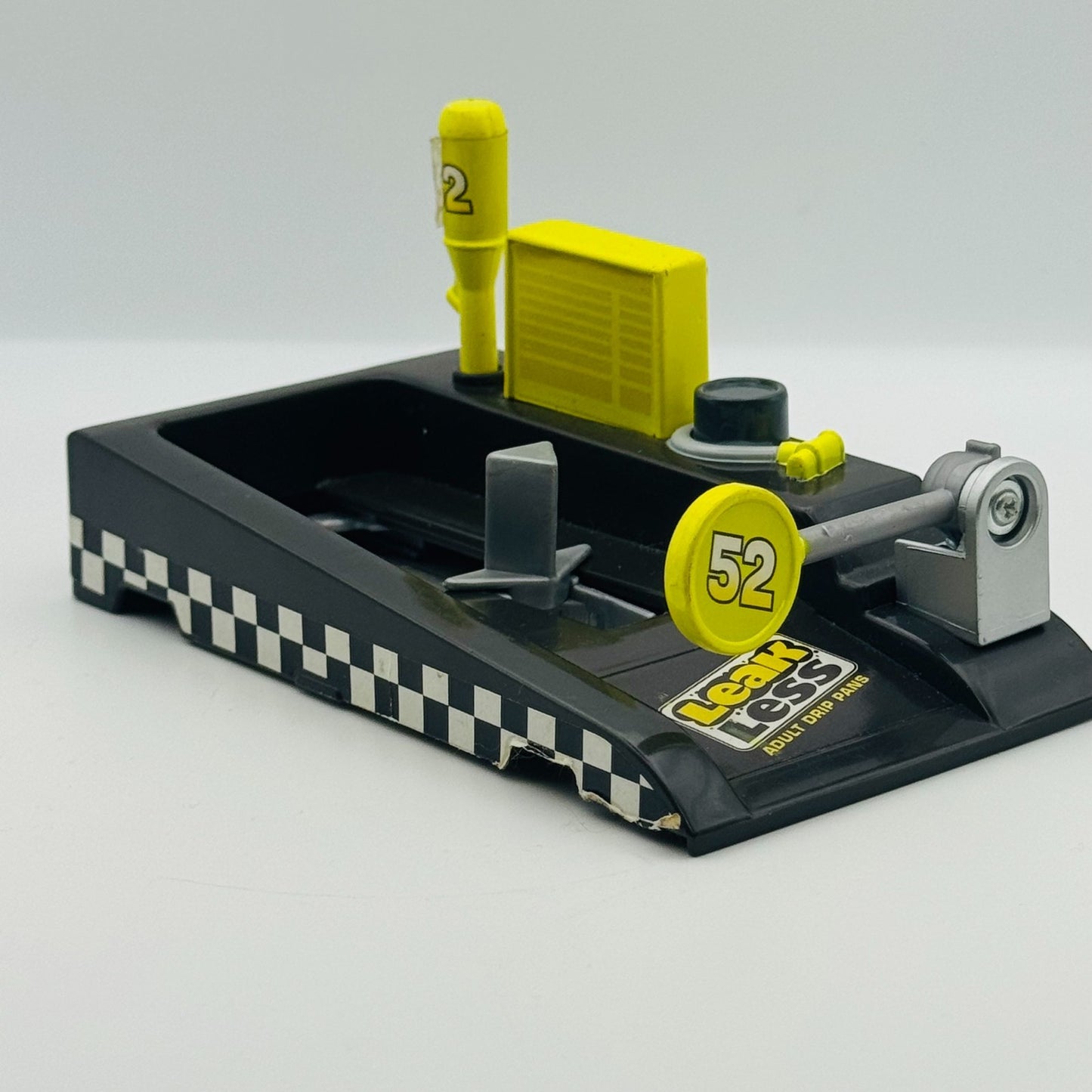 Disney Pixar Cars - LEAK LESS PIT-RACE OFF LAUNCHER Piston Cup - 1:55 Diecast