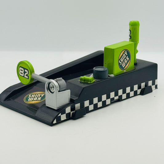 Disney Pixar Cars - SHINY WAX PIT-RACE OFF LAUNCHER Piston Cup - 1:55 Diecast